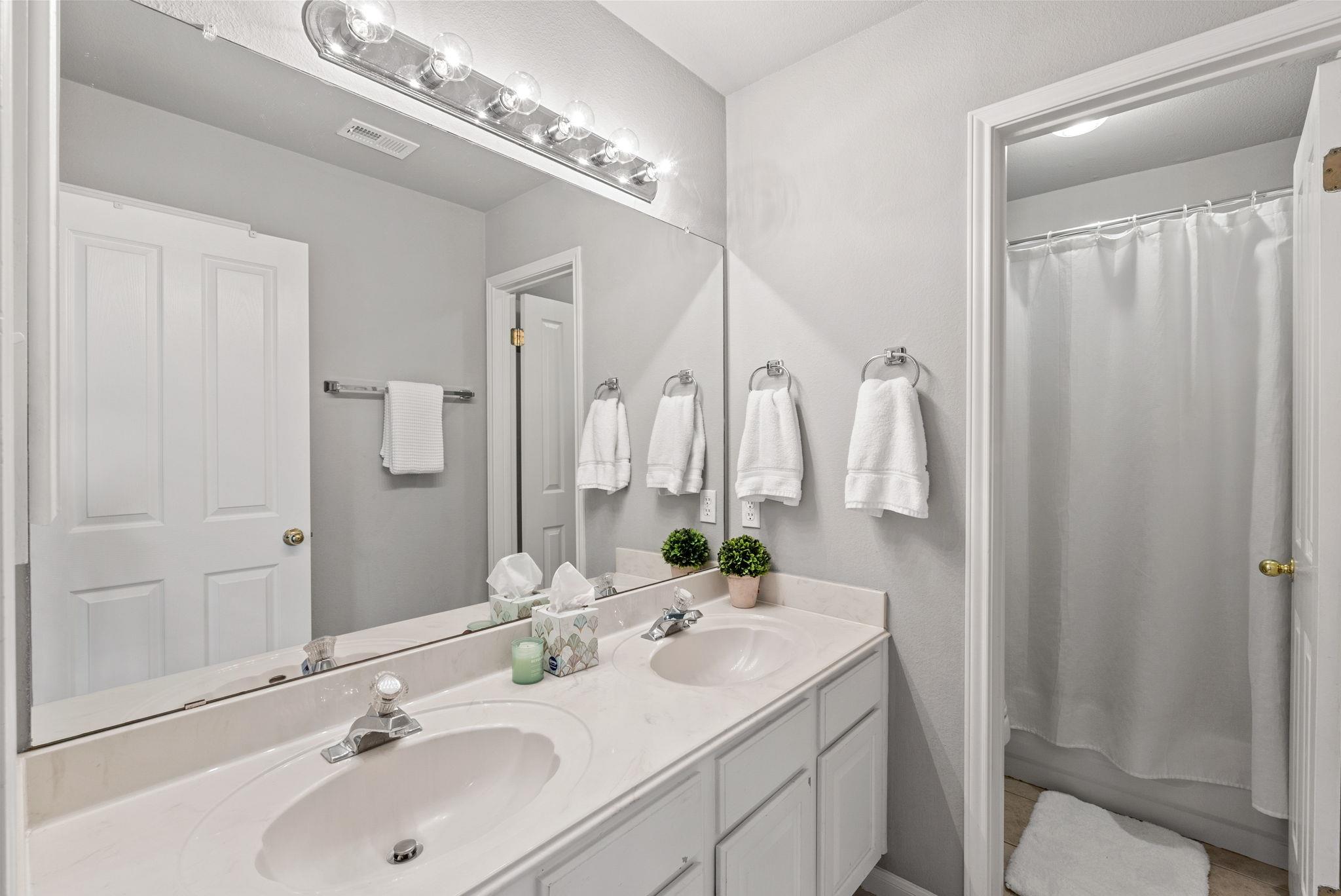 9305 Donner Ln, Austin, TX 78749