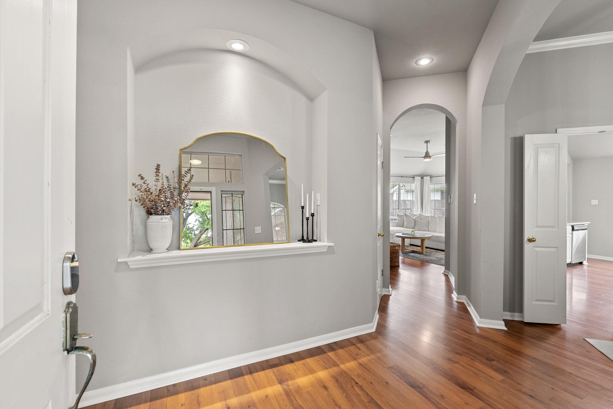 9305 Donner Ln, Austin, TX 78749