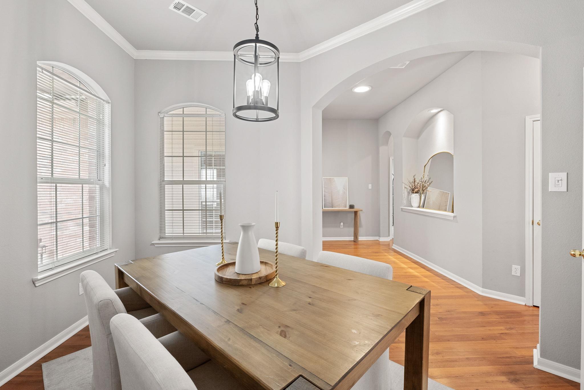 9305 Donner Ln, Austin, TX 78749