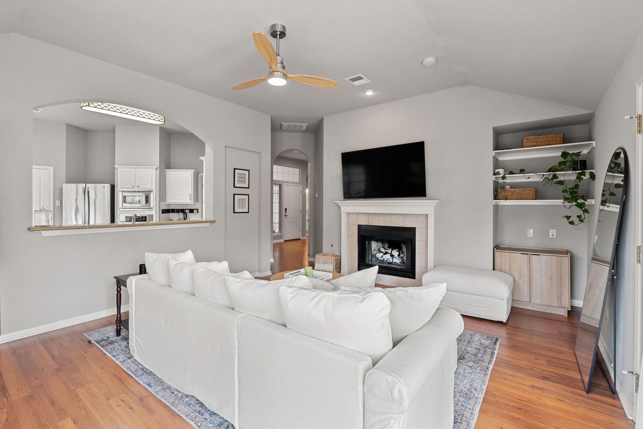 9305 Donner Ln, Austin, TX 78749