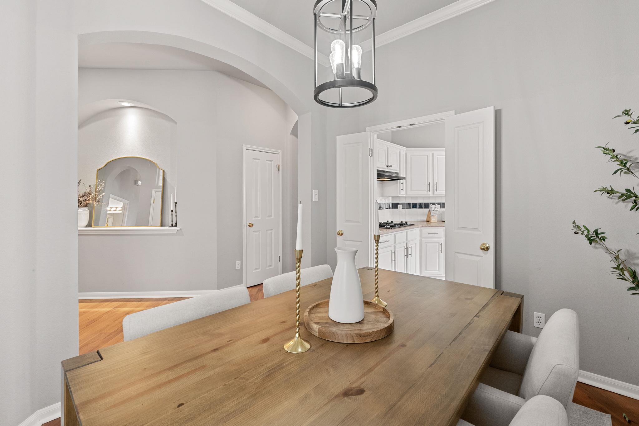 9305 Donner Ln, Austin, TX 78749