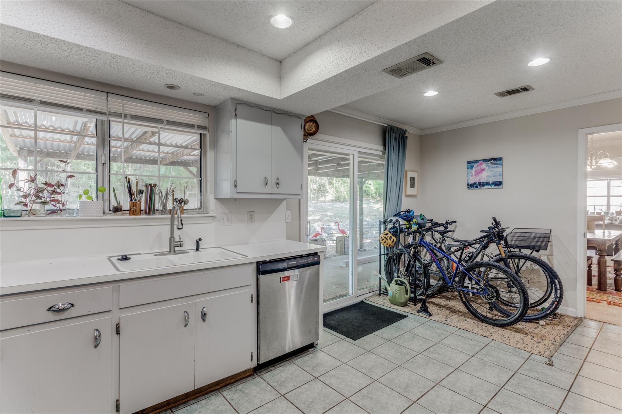 2713 Tether Trl, Austin, TX 78704