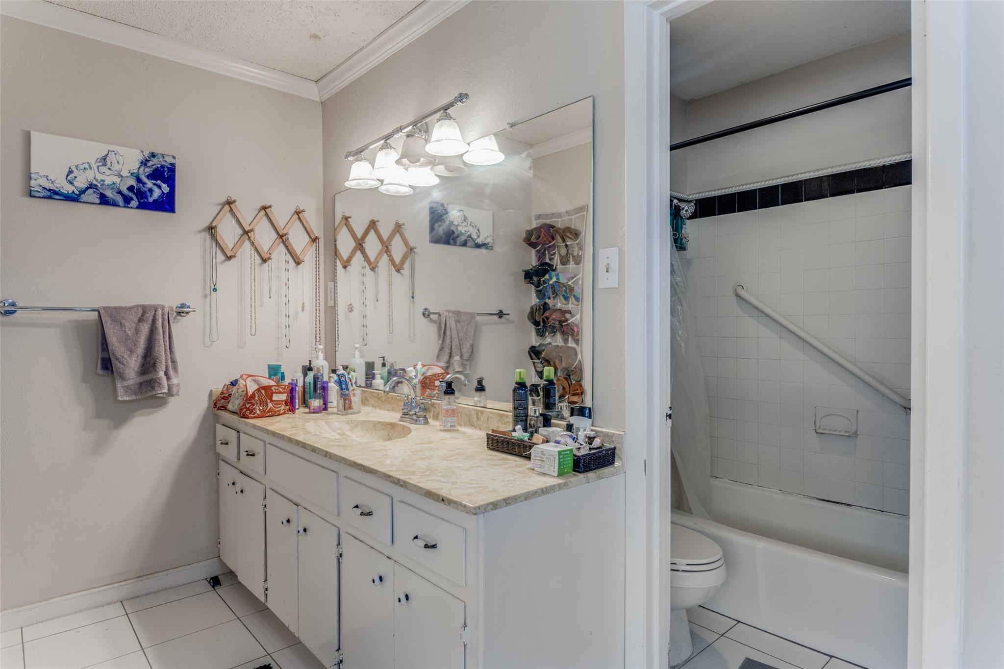 2713 Tether Trl, Austin, TX 78704