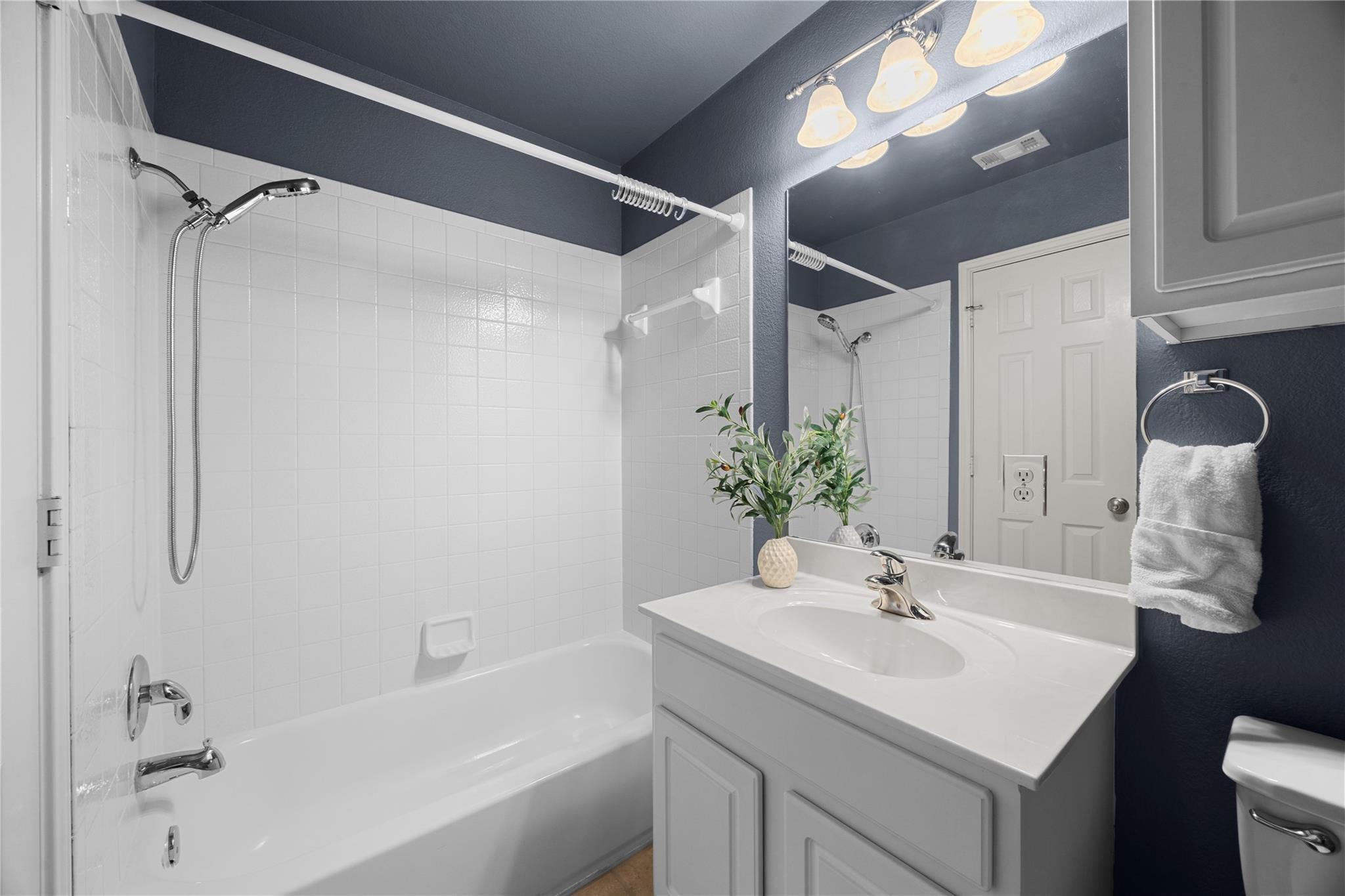 1900 Scofield Ridge Pkwy # 6302, Austin, TX 78727