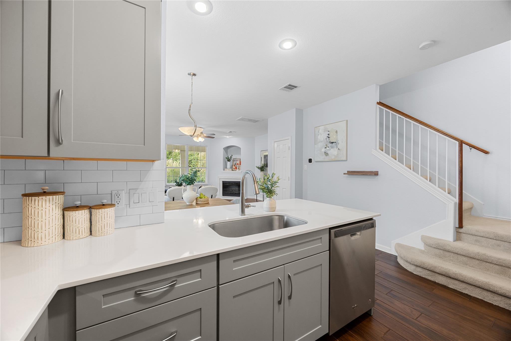 1900 Scofield Ridge Pkwy # 6302, Austin, TX 78727