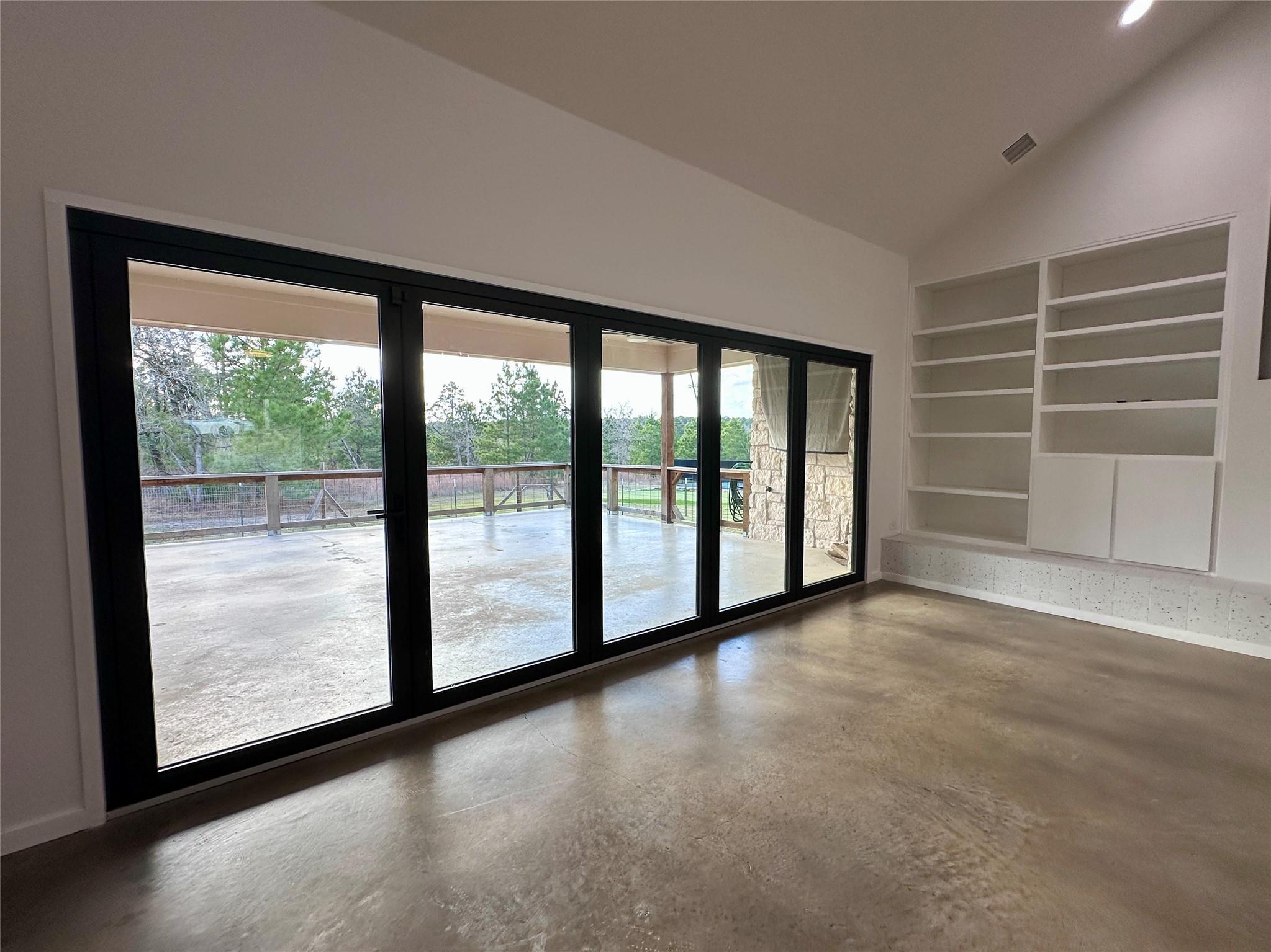 137 Mulberry Ln, Bastrop, TX 78602