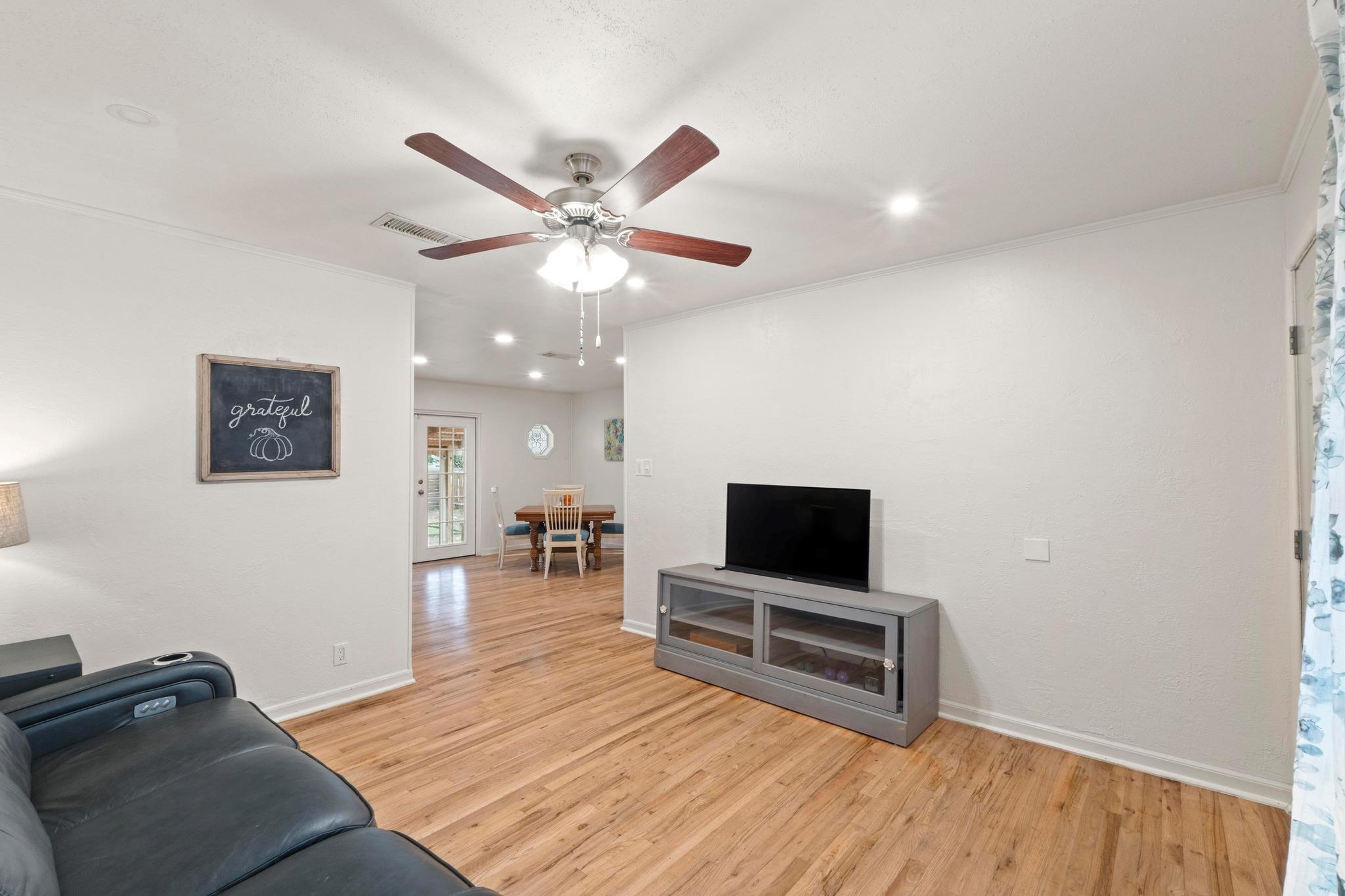 1805 Vine St, Georgetown, TX 78626