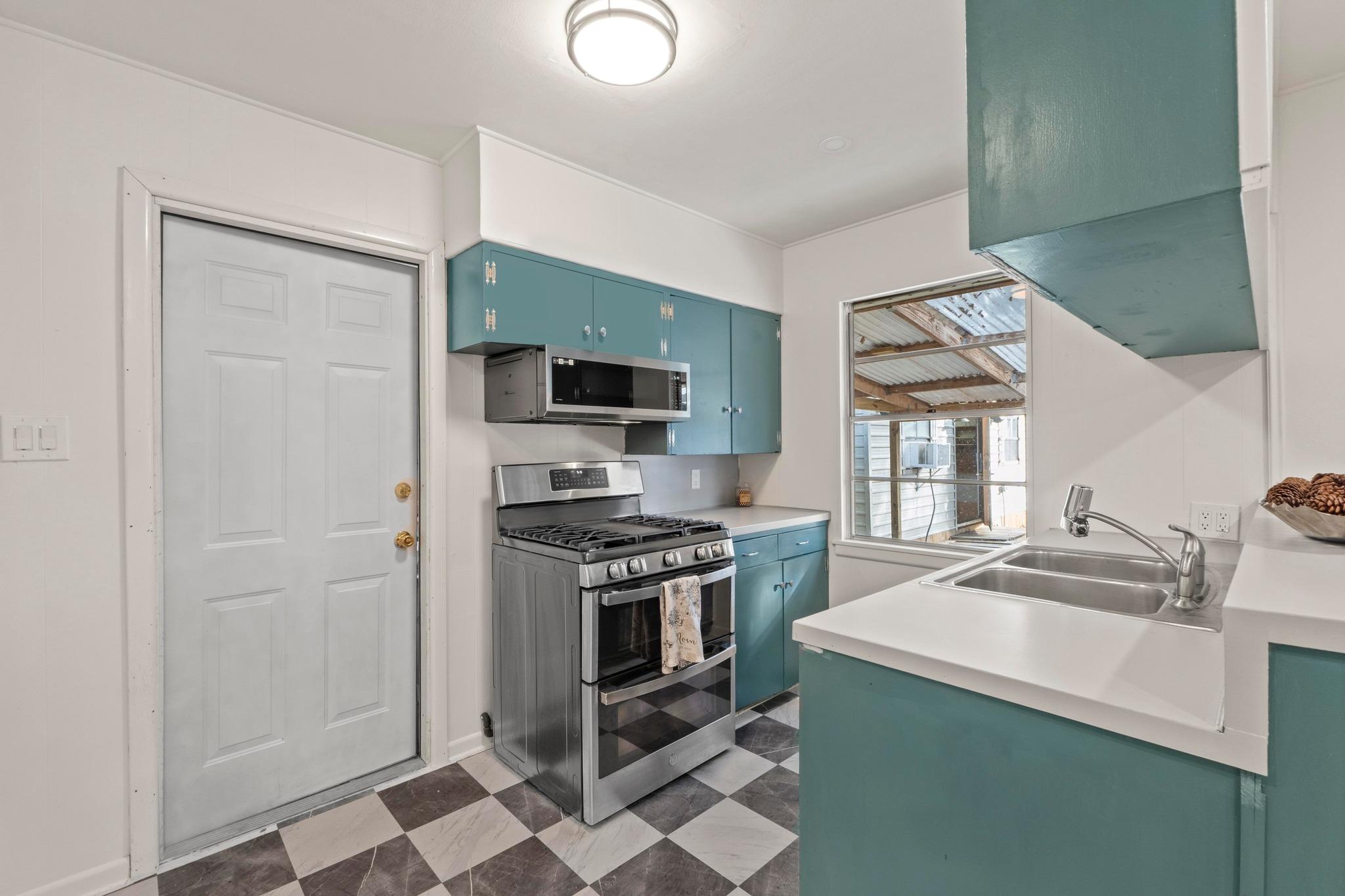 1805 Vine St, Georgetown, TX 78626