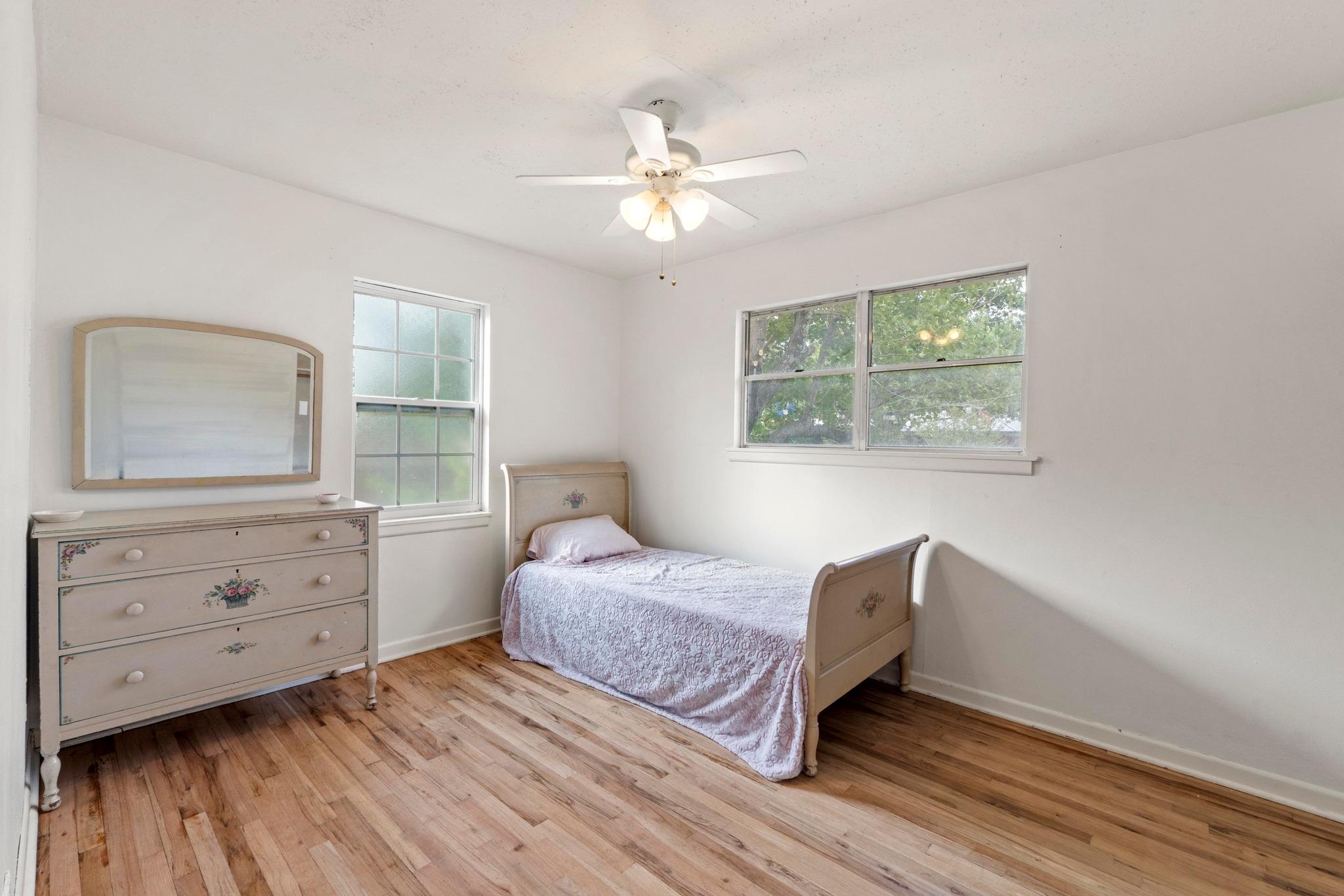 1805 Vine St, Georgetown, TX 78626