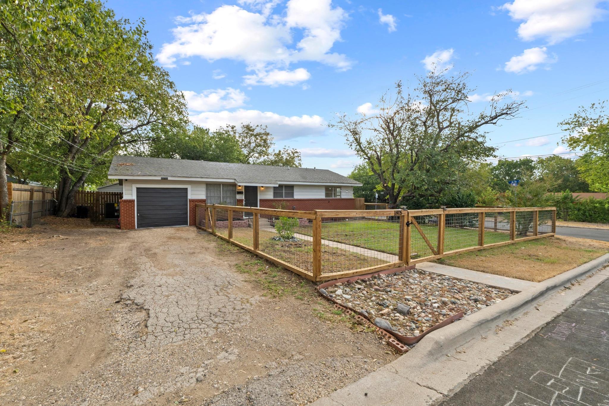 1805 Vine St, Georgetown, TX 78626