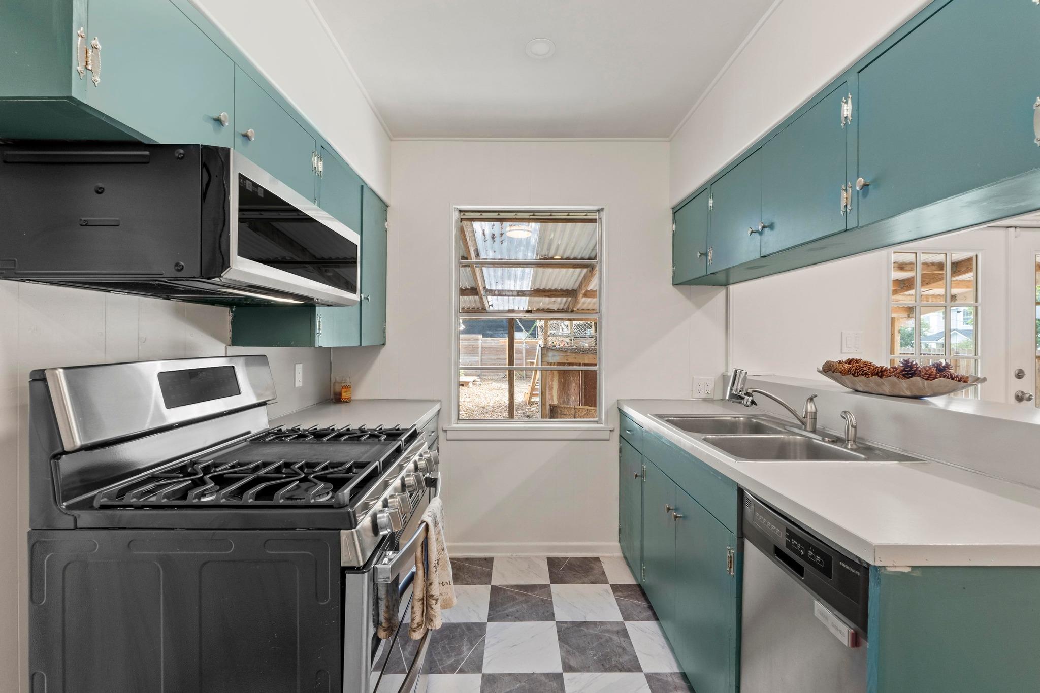 1805 Vine St, Georgetown, TX 78626