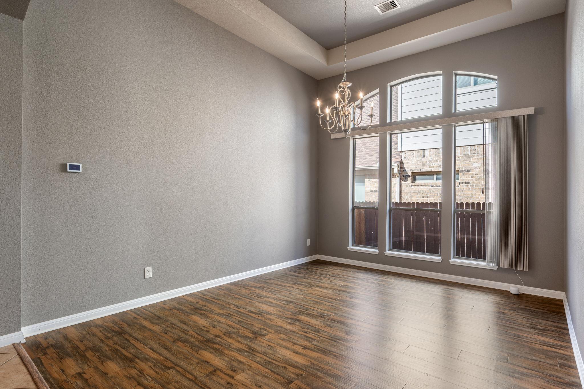 544 Wiltshire Dr, Hutto, TX 78634