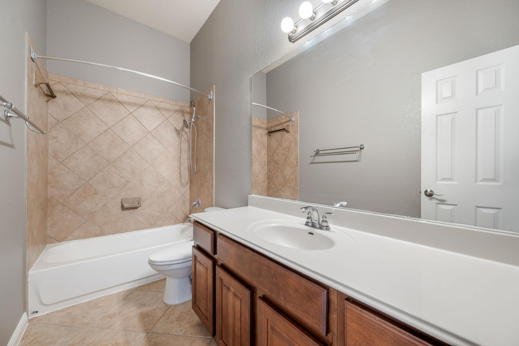 544 Wiltshire Dr, Hutto, TX 78634