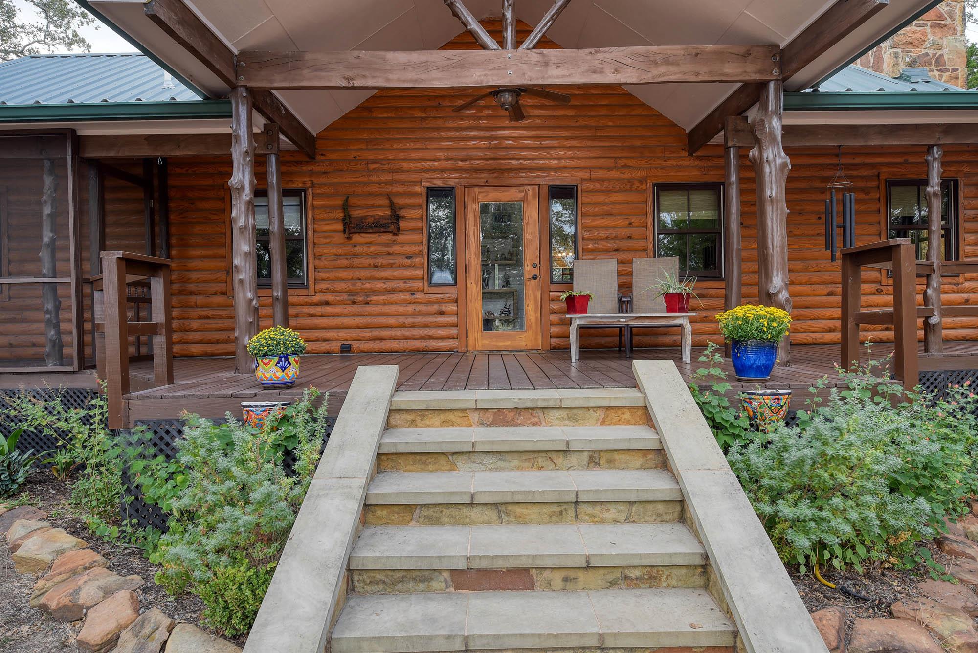 4541 Red Hollow Ln, Smithville, TX 78957