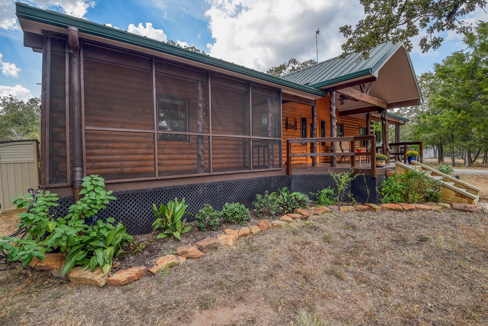 4541 Red Hollow Ln, Smithville, TX 78957