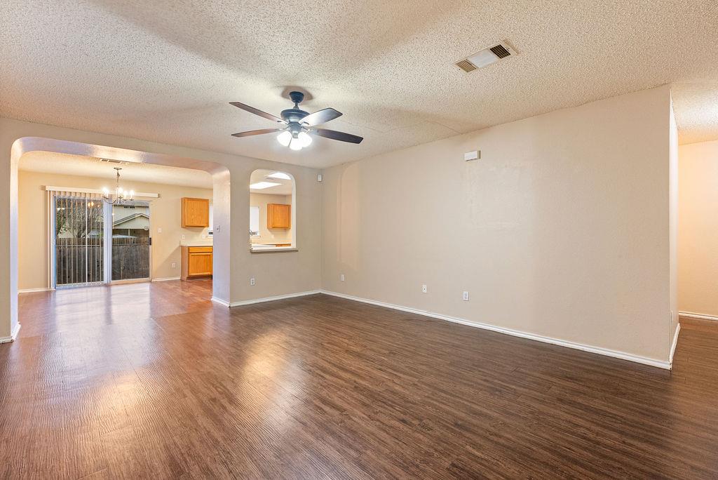 1236 Hughmont Dr, Pflugerville, TX 78660