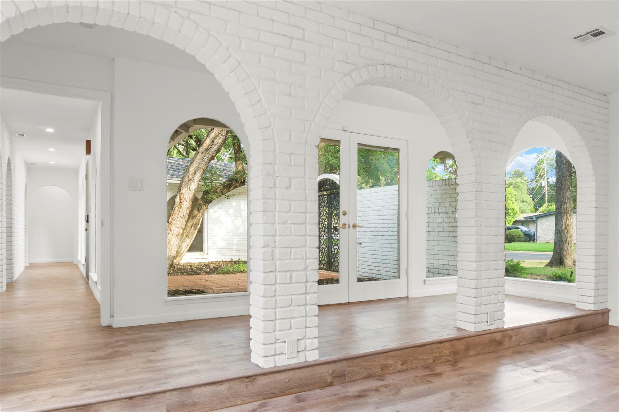 4202 N Hills Dr, Austin, TX 78731