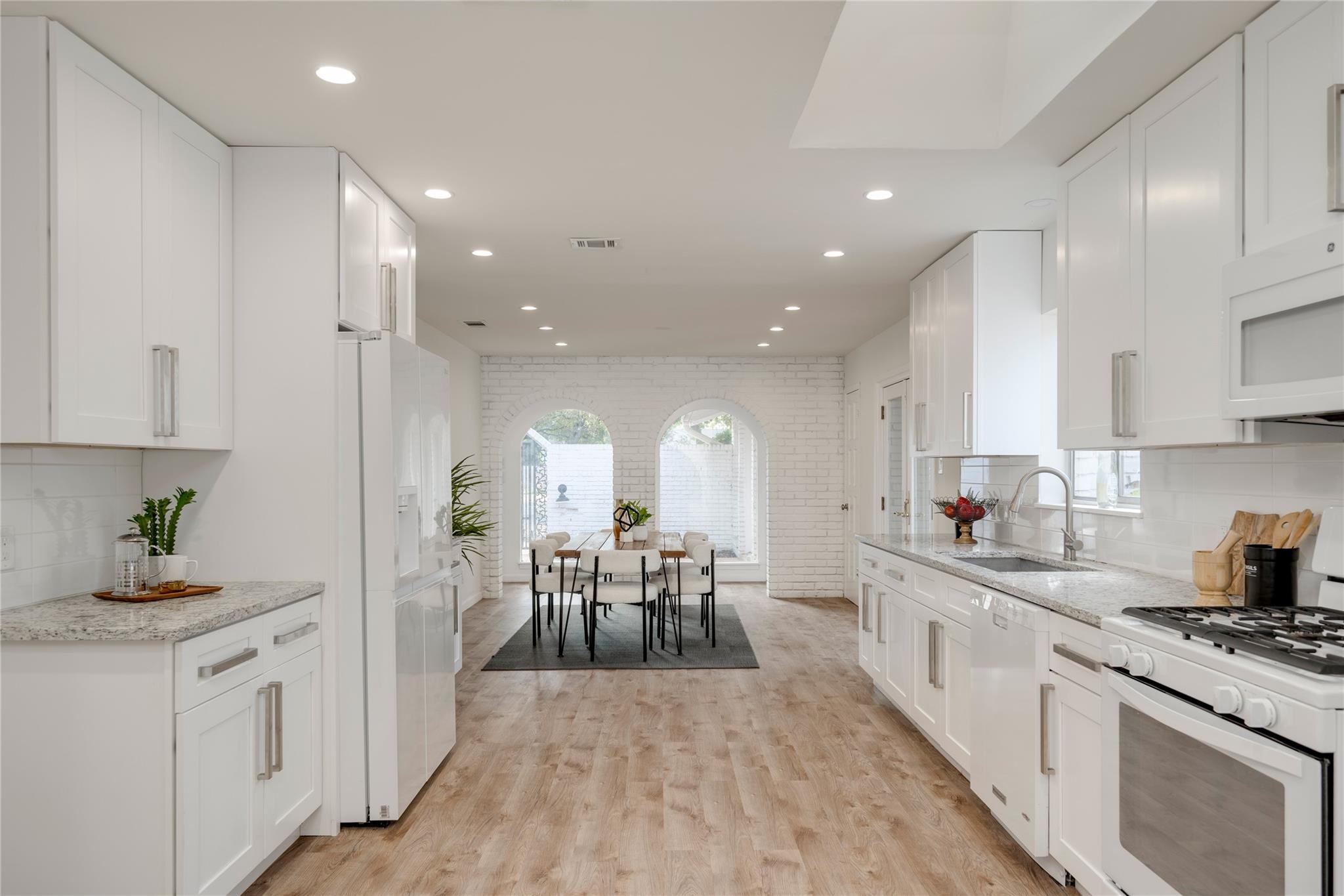 4202 N Hills Dr, Austin, TX 78731