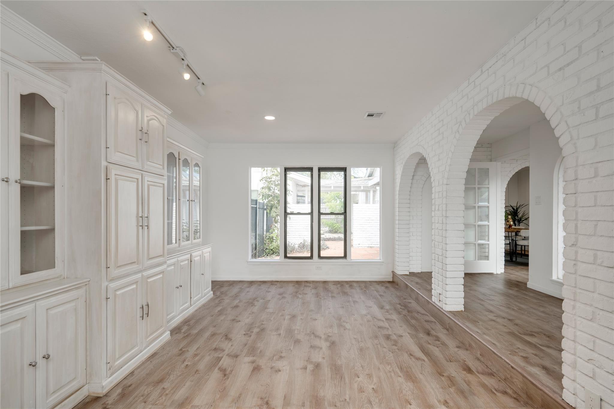 4202 N Hills Dr, Austin, TX 78731