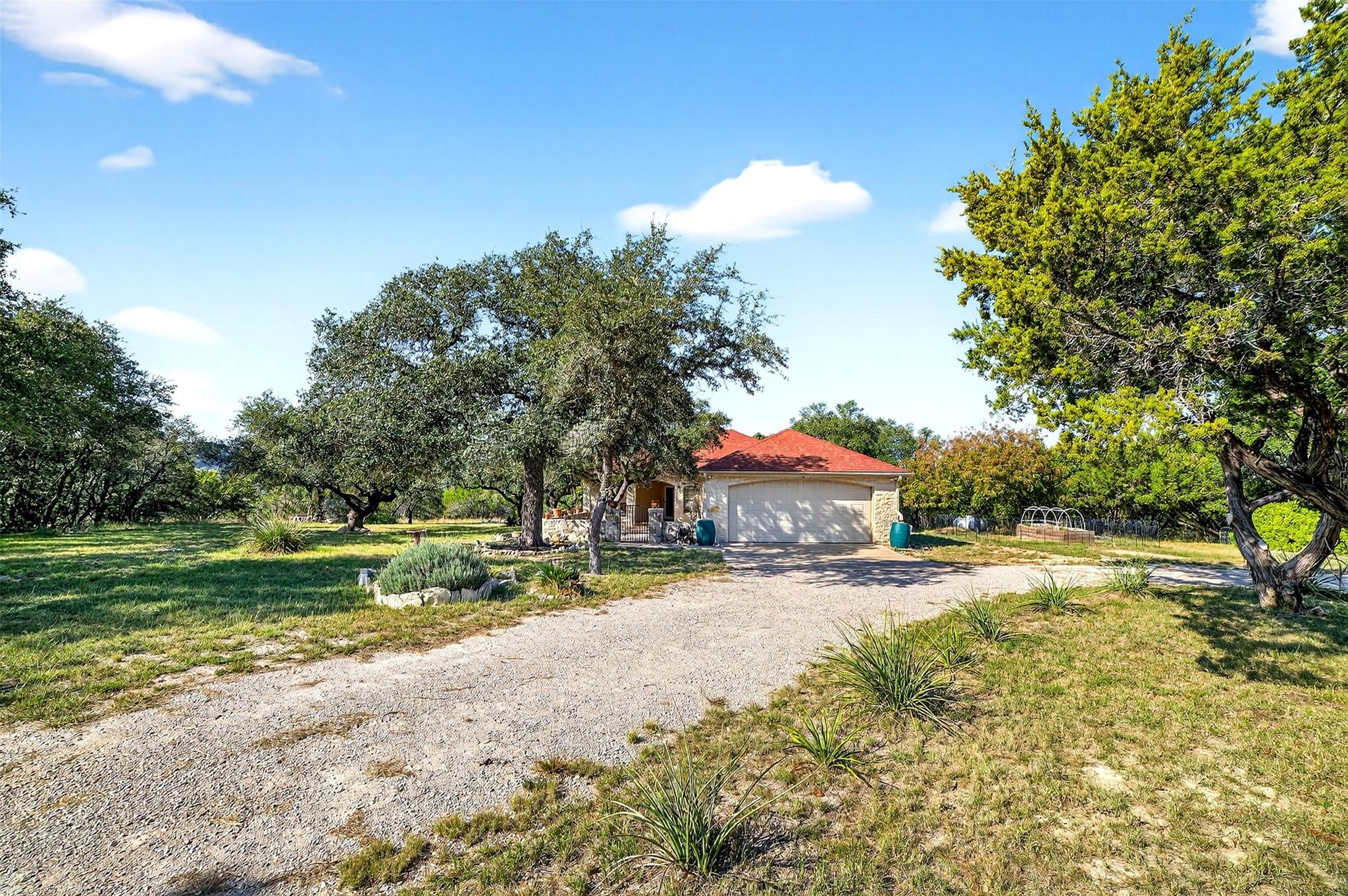 116 Grey Fox Ln, Bertram, TX 78605