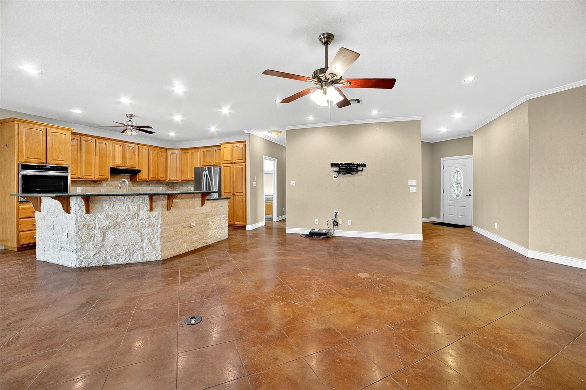 116 Grey Fox Ln, Bertram, TX 78605