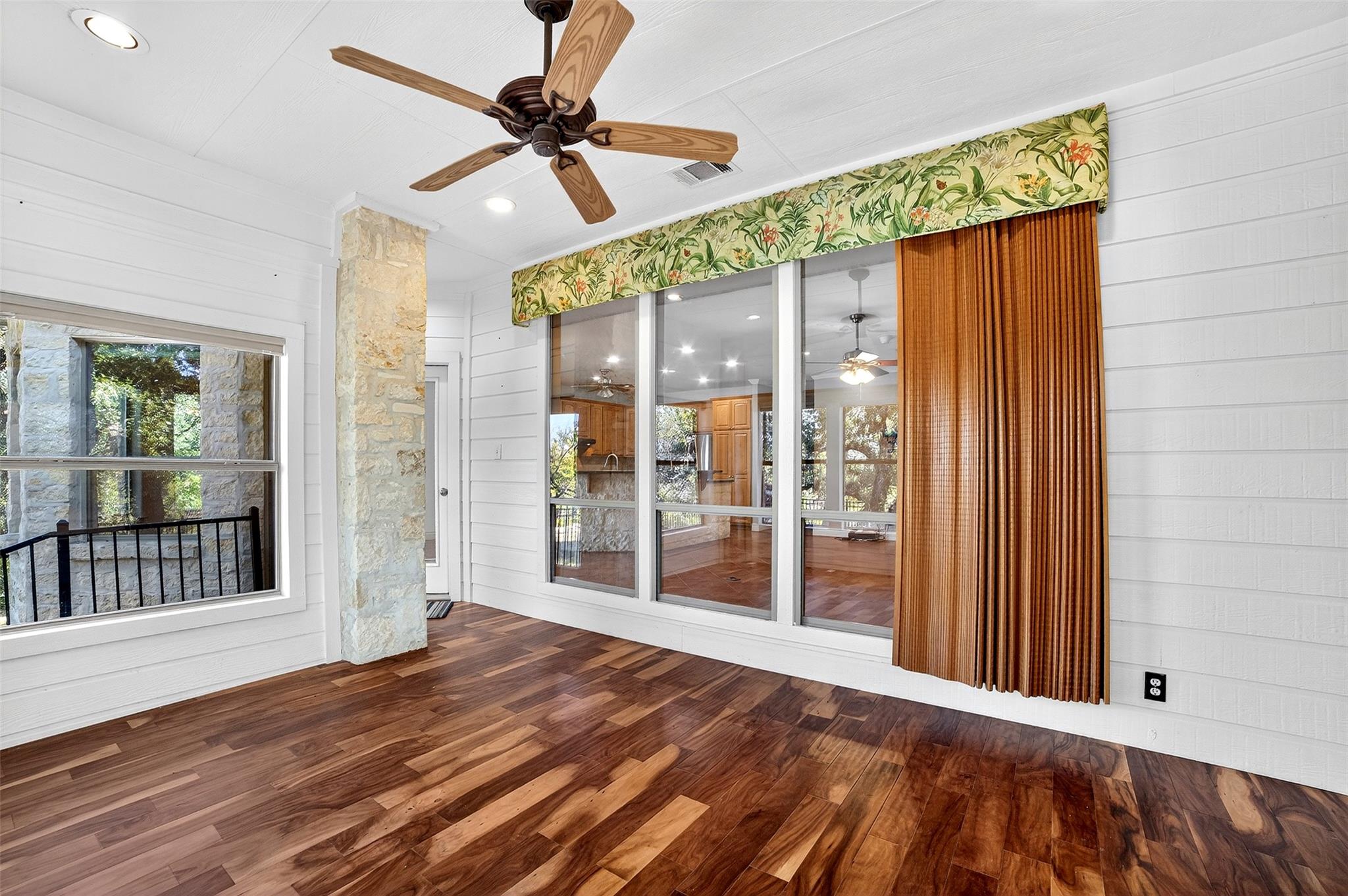 116 Grey Fox Ln, Bertram, TX 78605