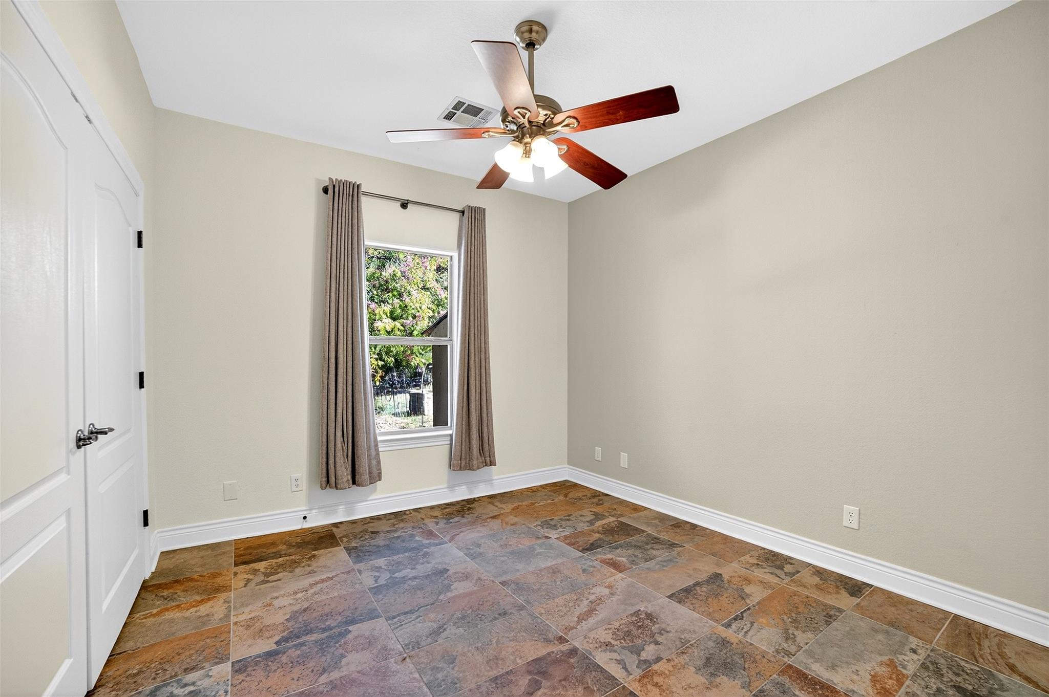 116 Grey Fox Ln, Bertram, TX 78605