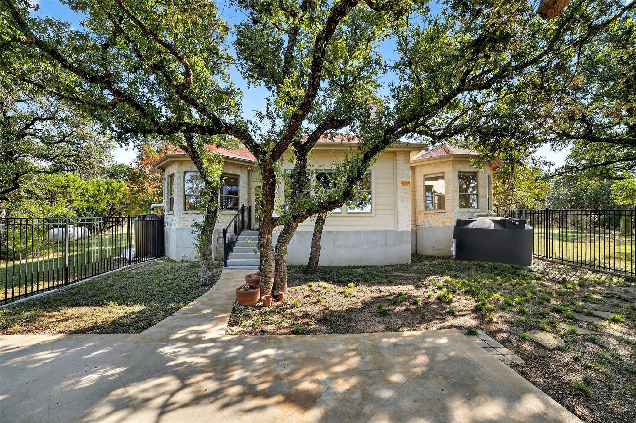 116 Grey Fox Ln, Bertram, TX 78605