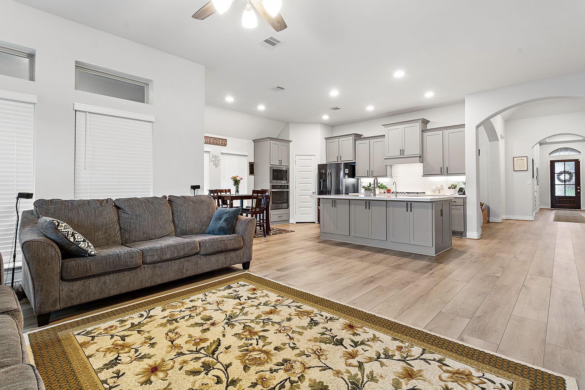 321 BERKELEY Pl, Georgetown, TX 78628