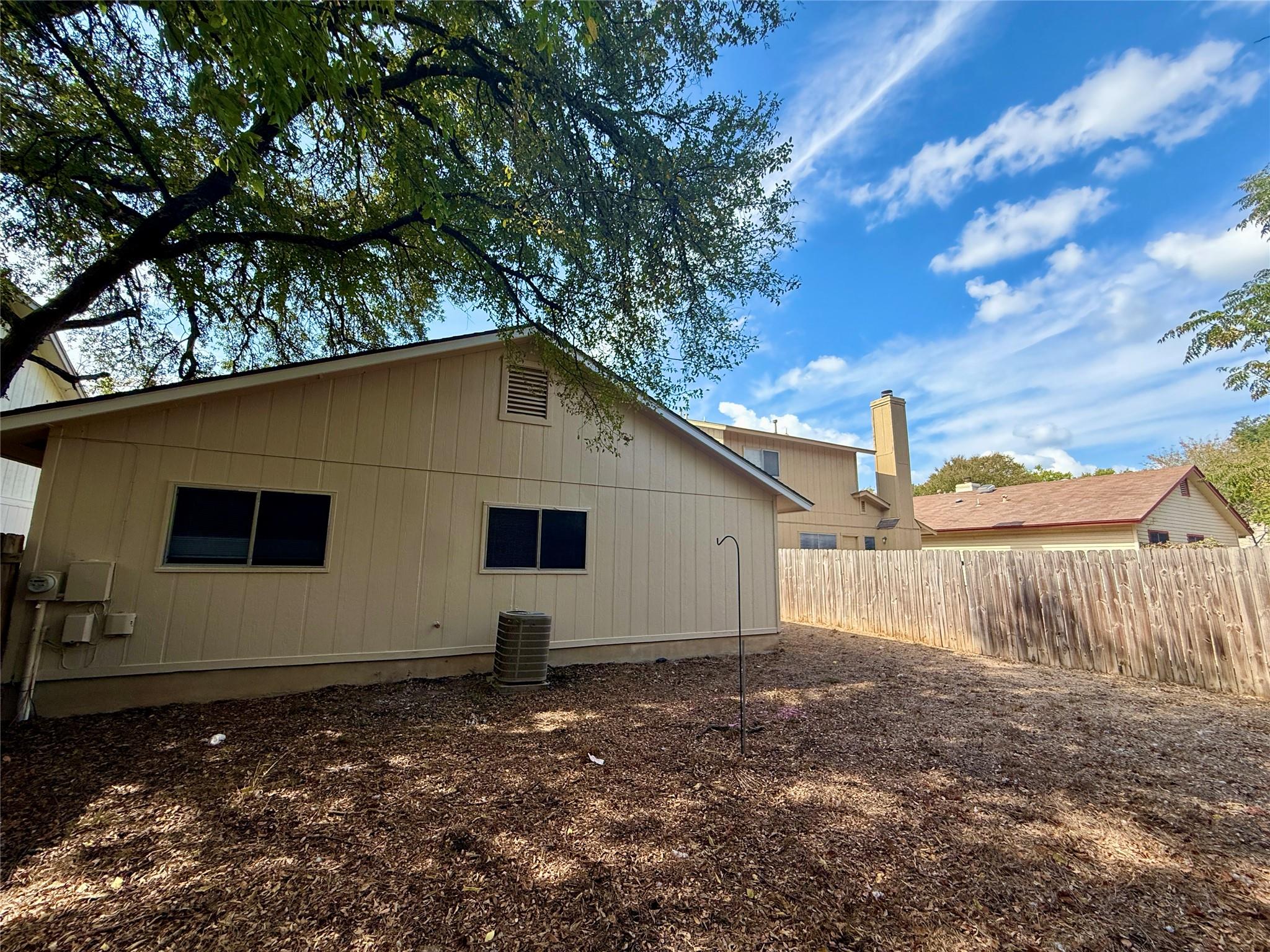 10611 Archdale Dr, Austin, TX 78748