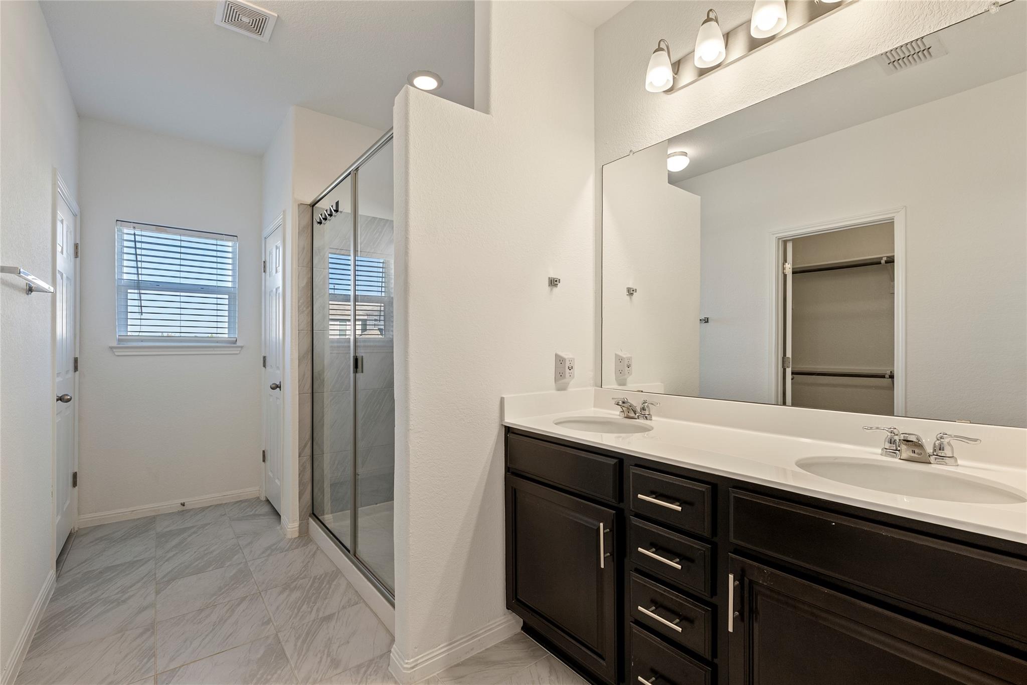 10704 Sentinel Dr, Austin, TX 78747