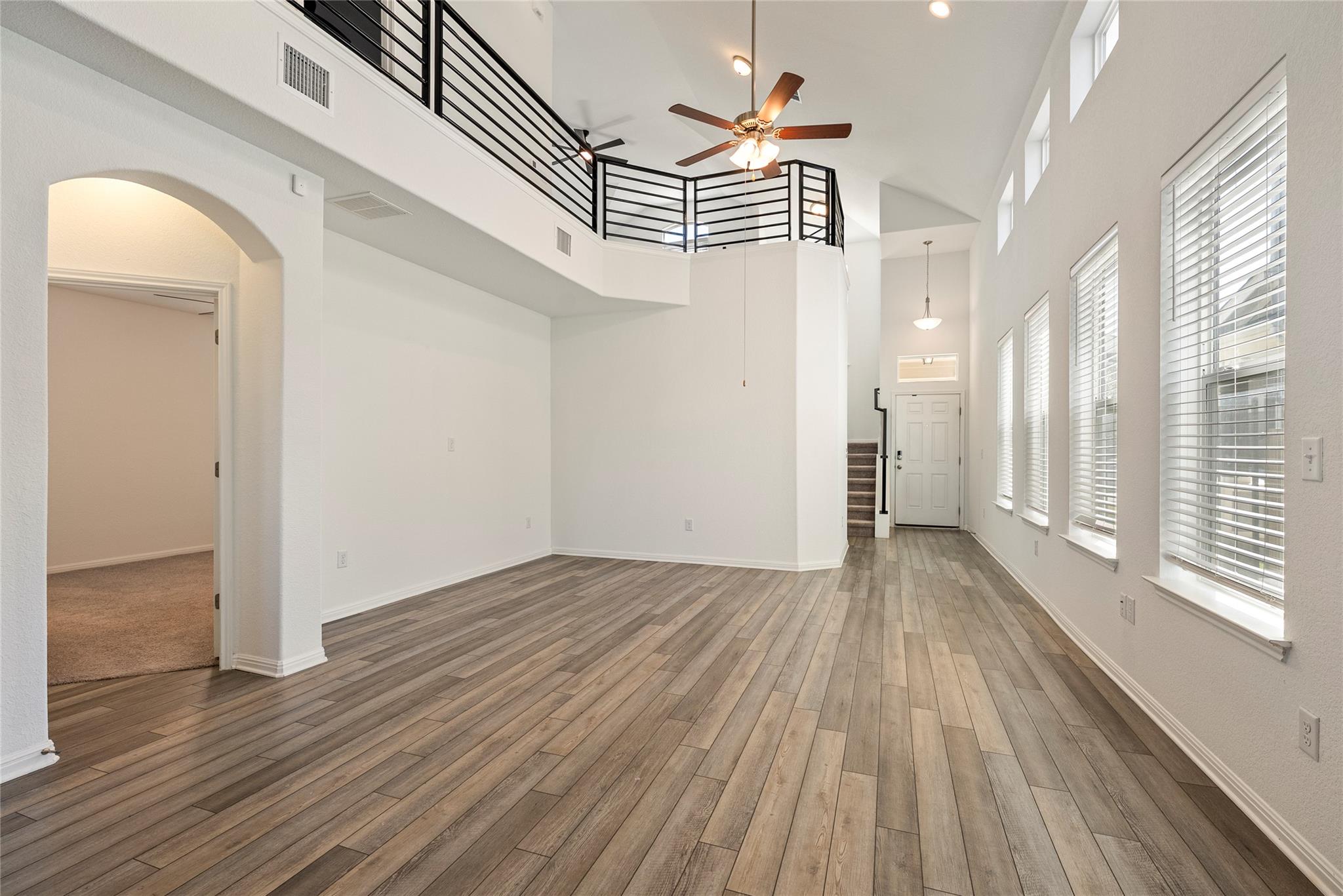 10704 Sentinel Dr, Austin, TX 78747