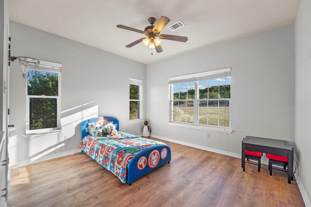 510 Wagon Wheel Trl, Bertram, TX 78605