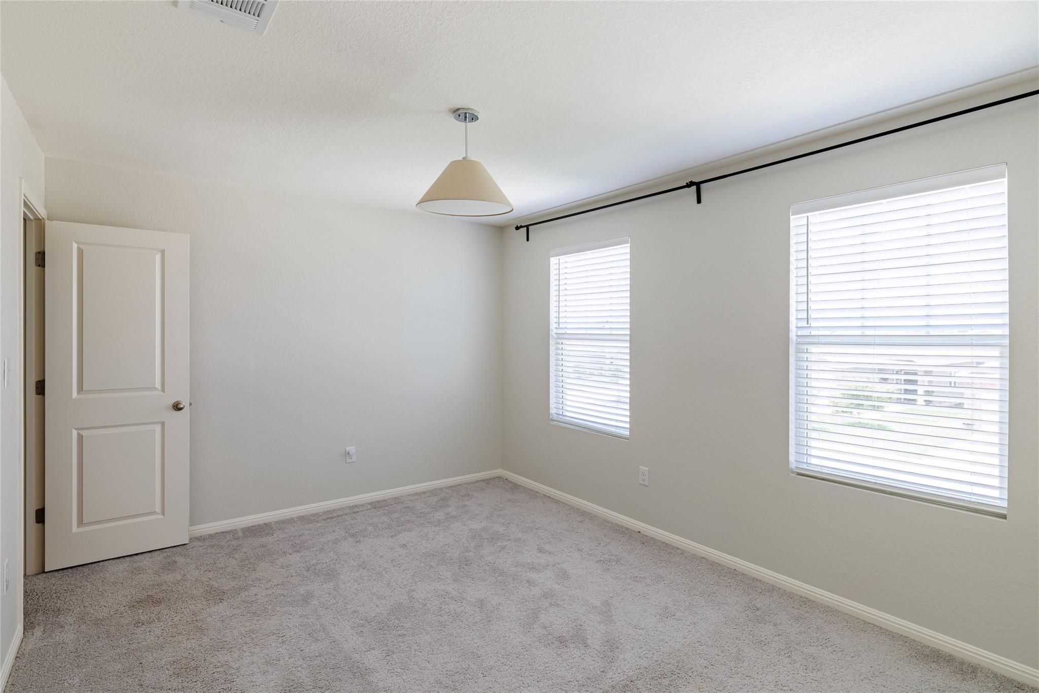 225 Wonderful Life Way, Jarrell, TX 76537