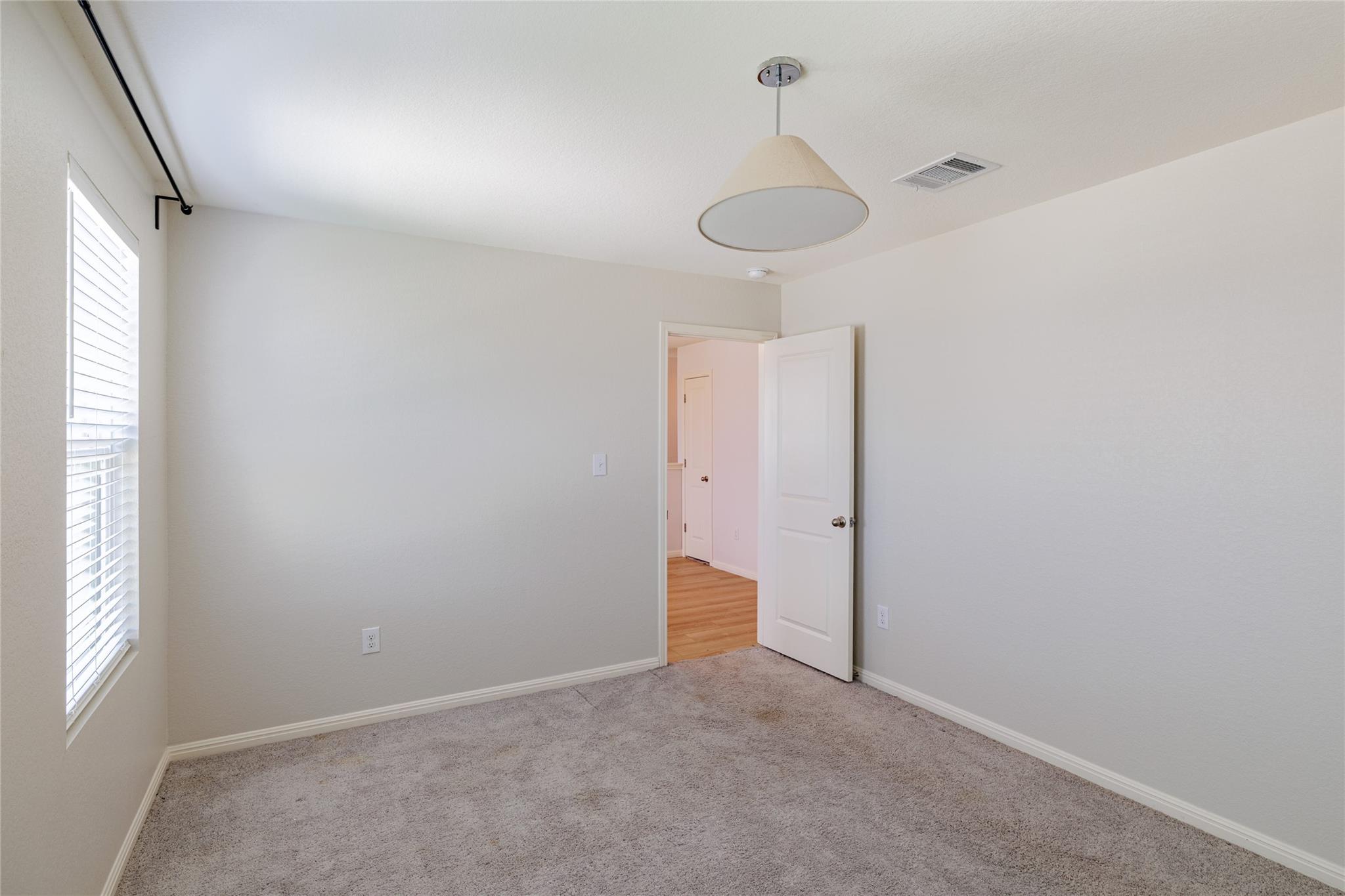 225 Wonderful Life Way, Jarrell, TX 76537