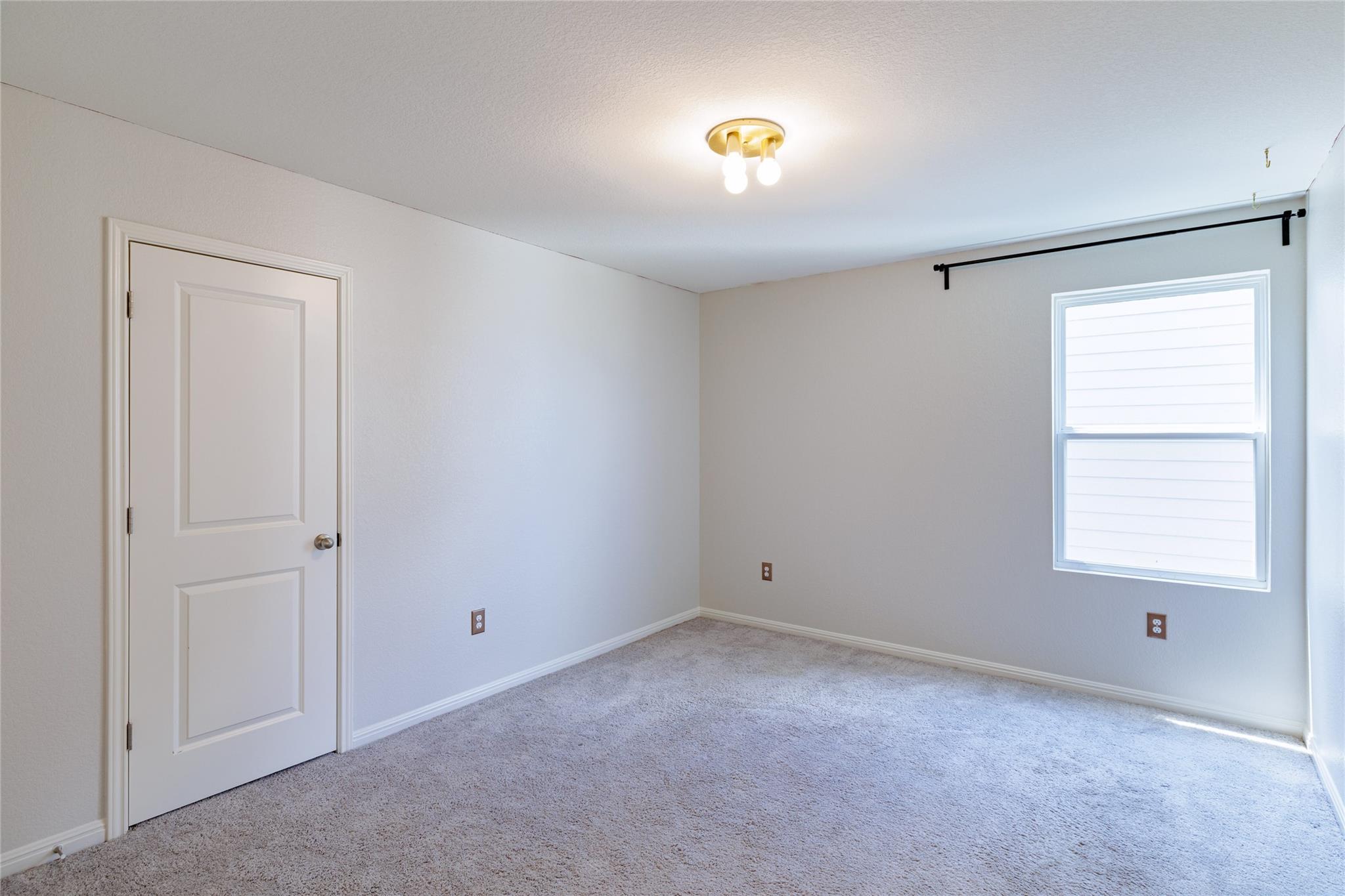 225 Wonderful Life Way, Jarrell, TX 76537