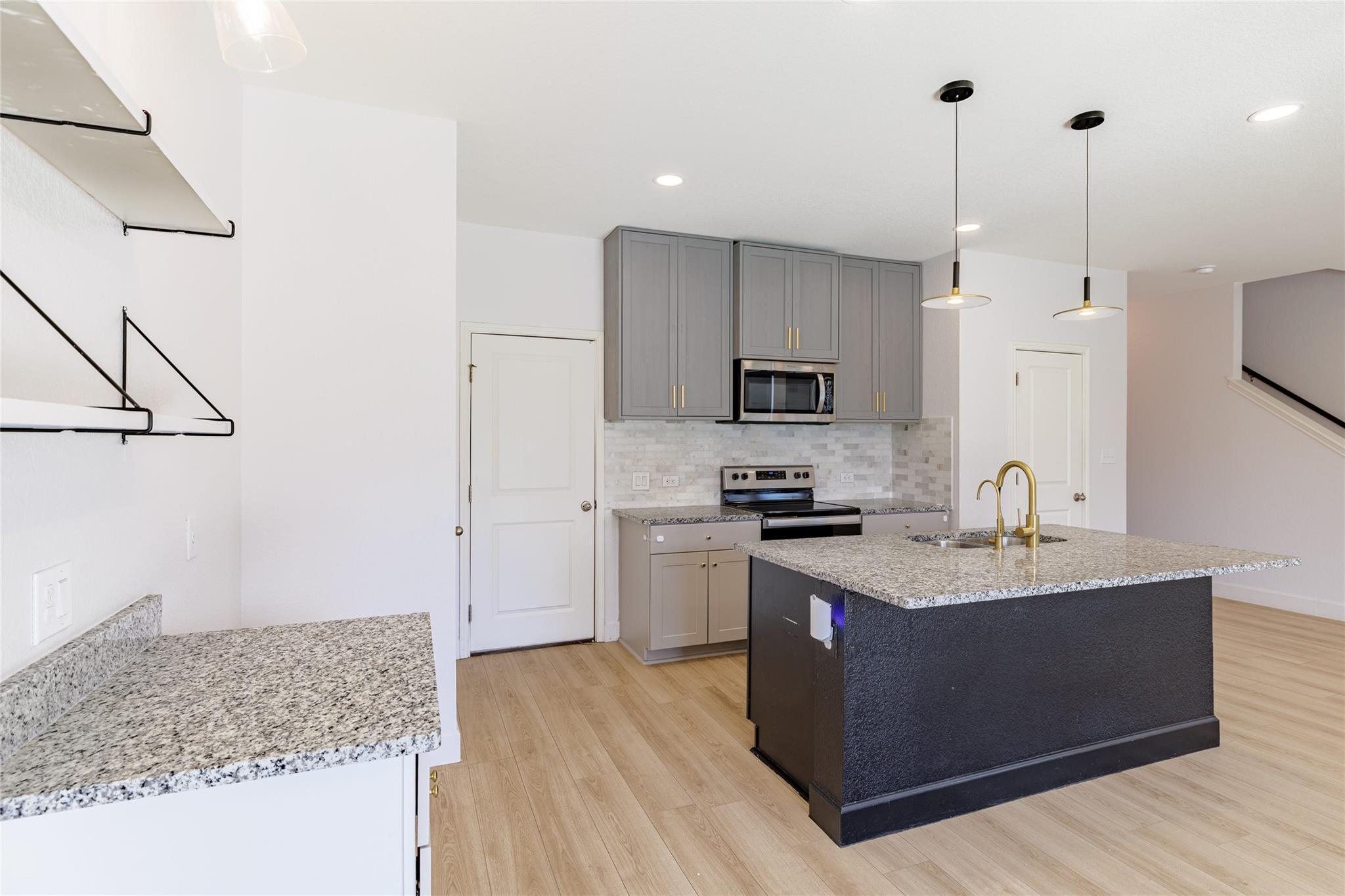 225 Wonderful Life Way, Jarrell, TX 76537