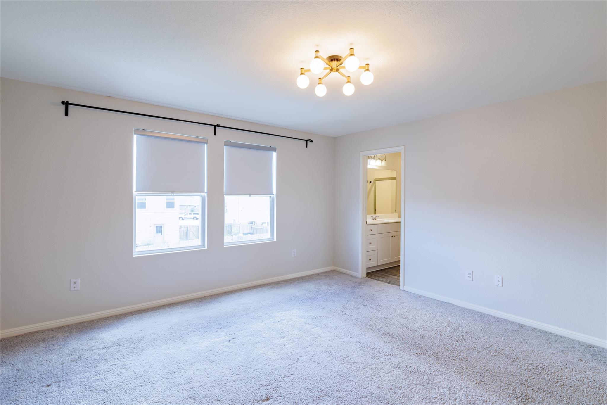 225 Wonderful Life Way, Jarrell, TX 76537