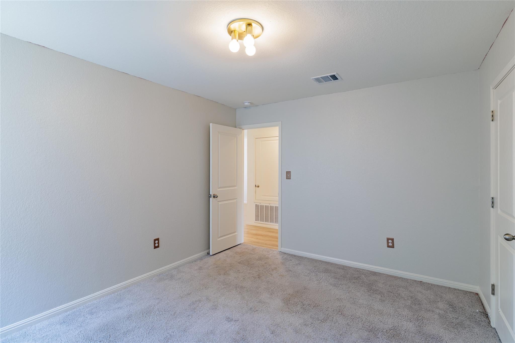 225 Wonderful Life Way, Jarrell, TX 76537