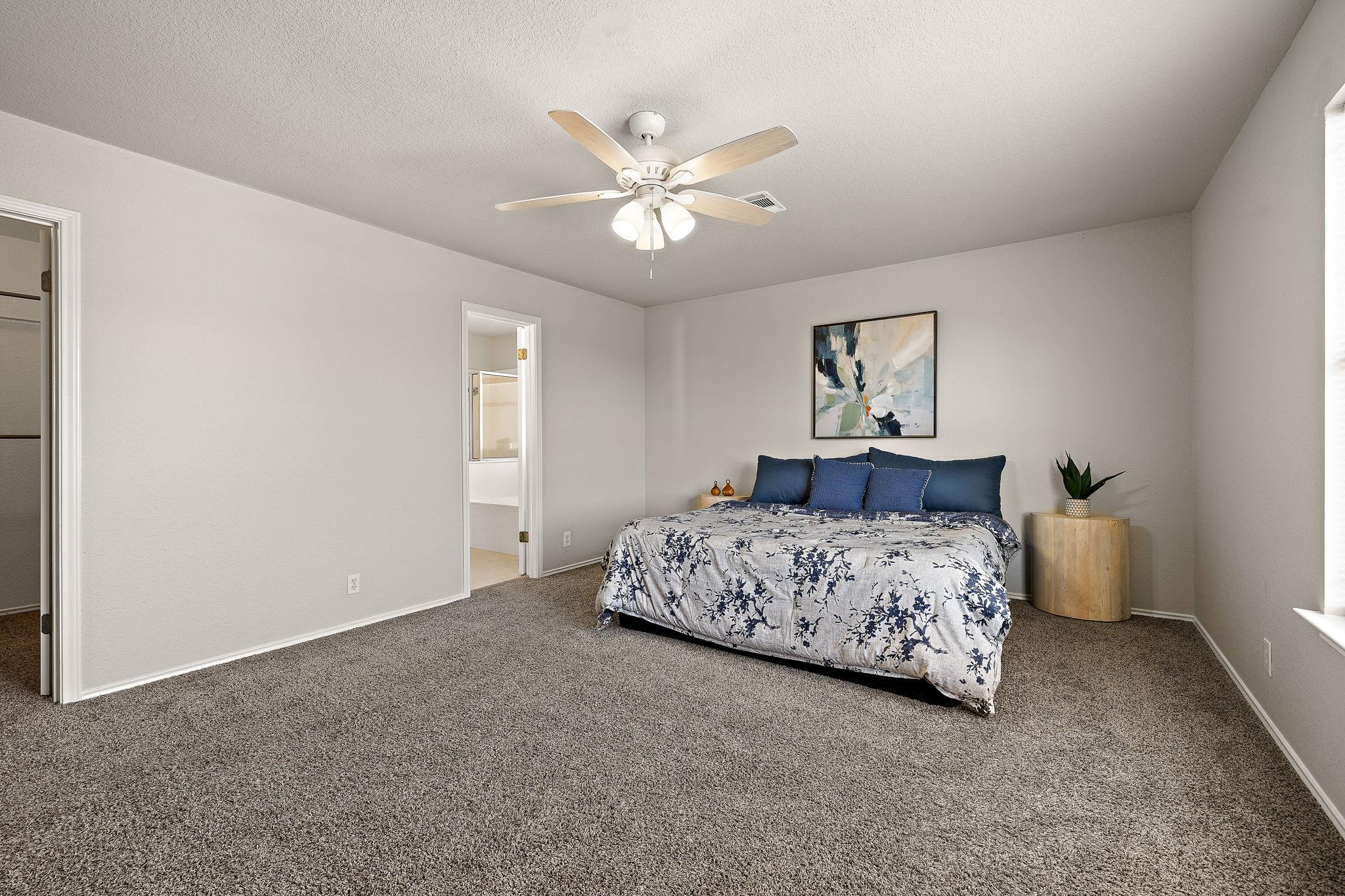 105 Edison Dr, Hutto, TX 78634