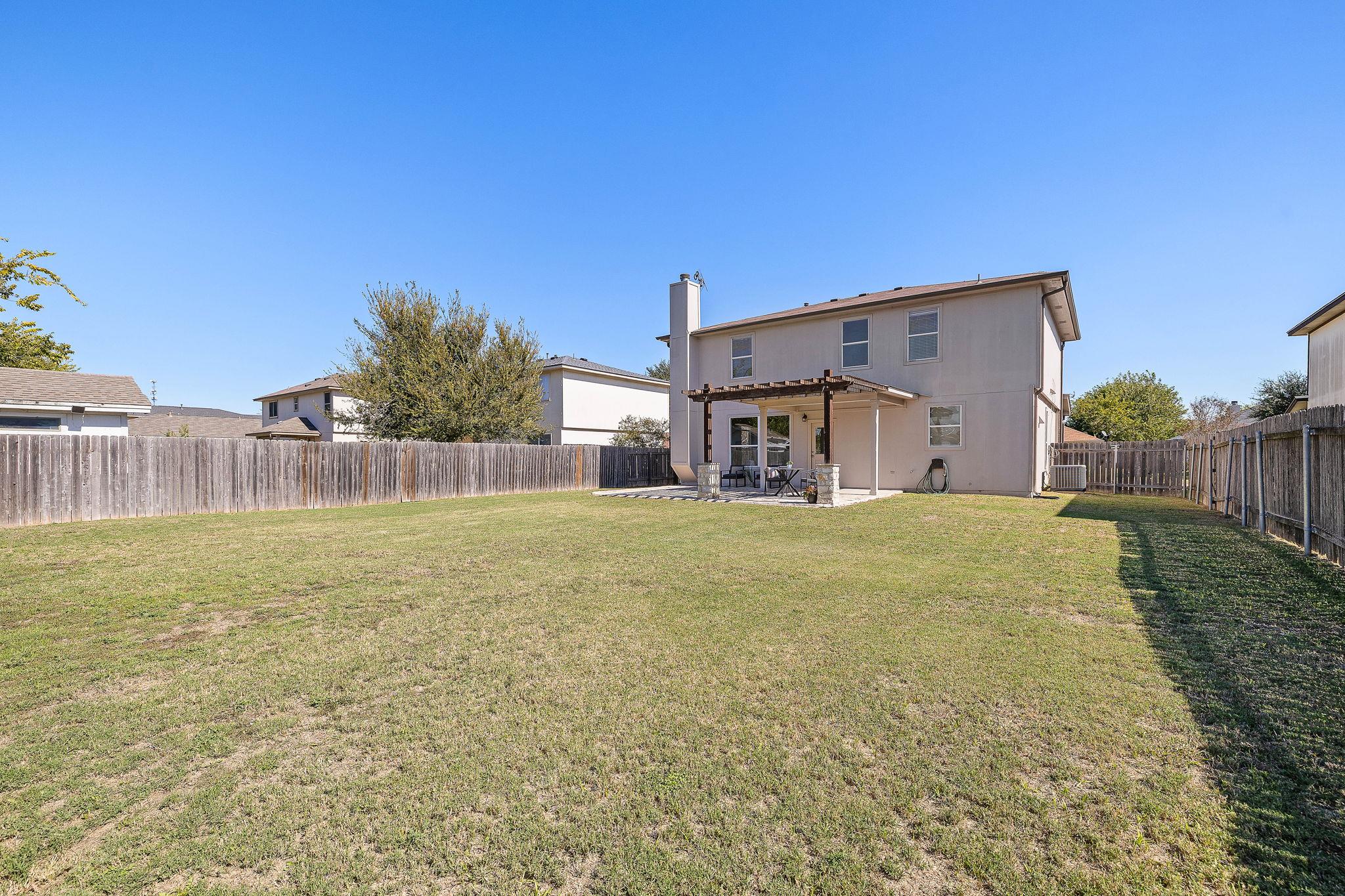 105 Edison Dr, Hutto, TX 78634