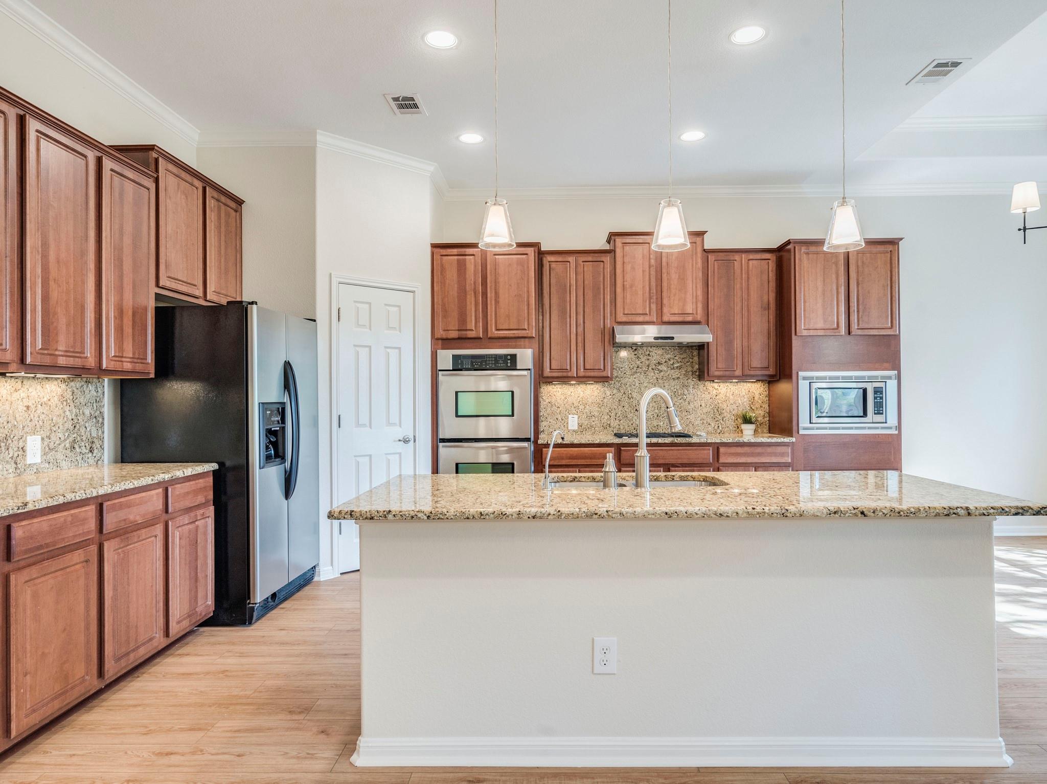 21708 Agarito Ln, Spicewood, TX 78669