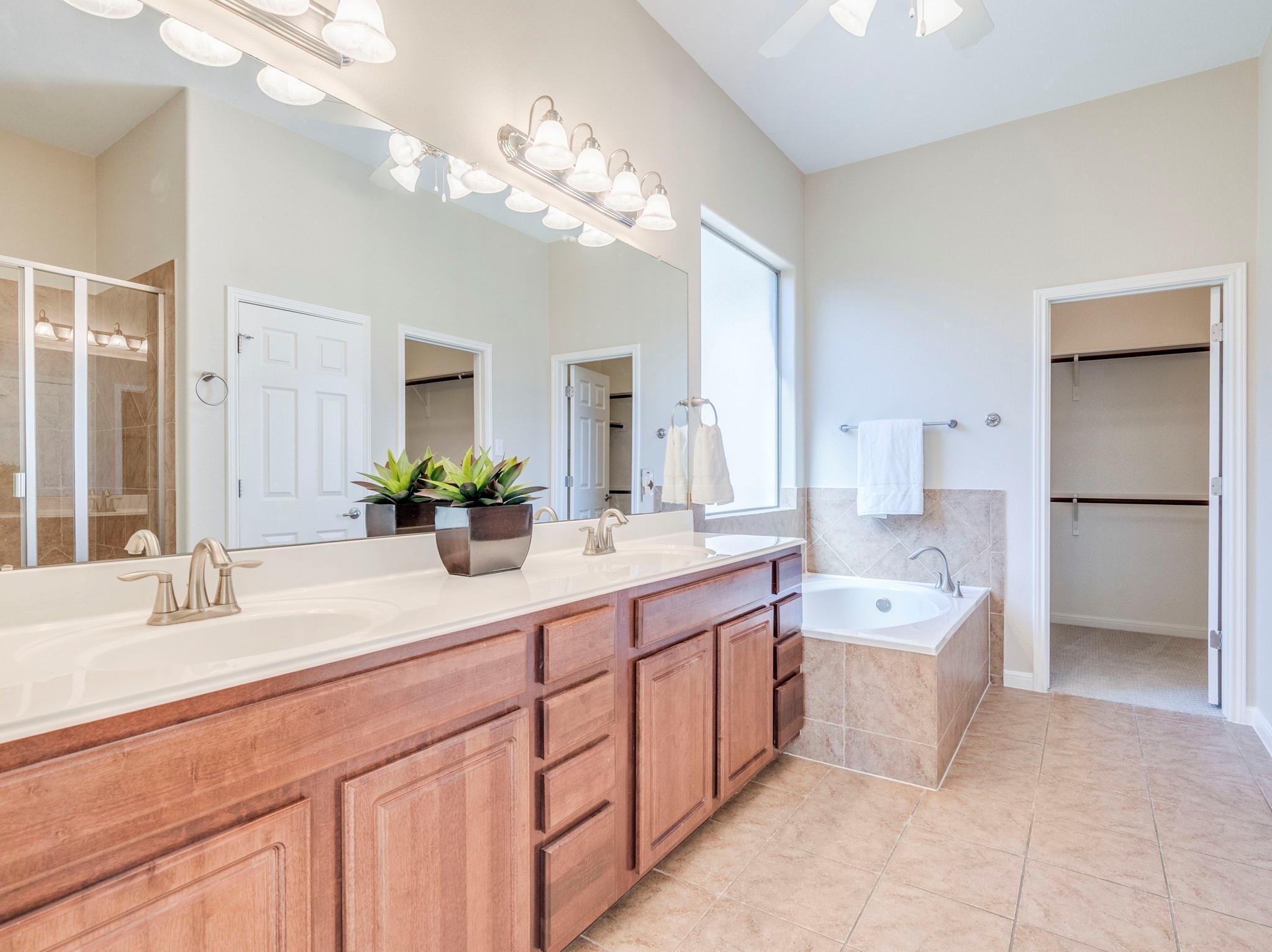 21708 Agarito Ln, Spicewood, TX 78669