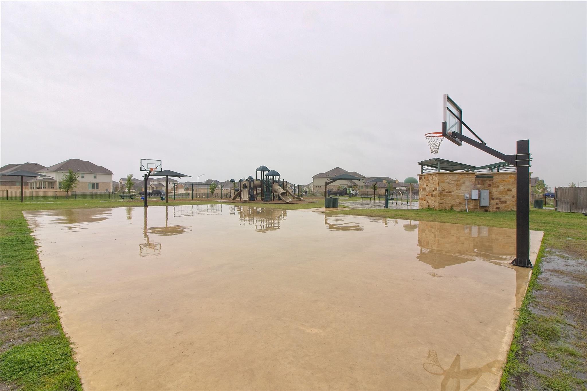 108 Pumpkin Dr, Hutto, TX 78634