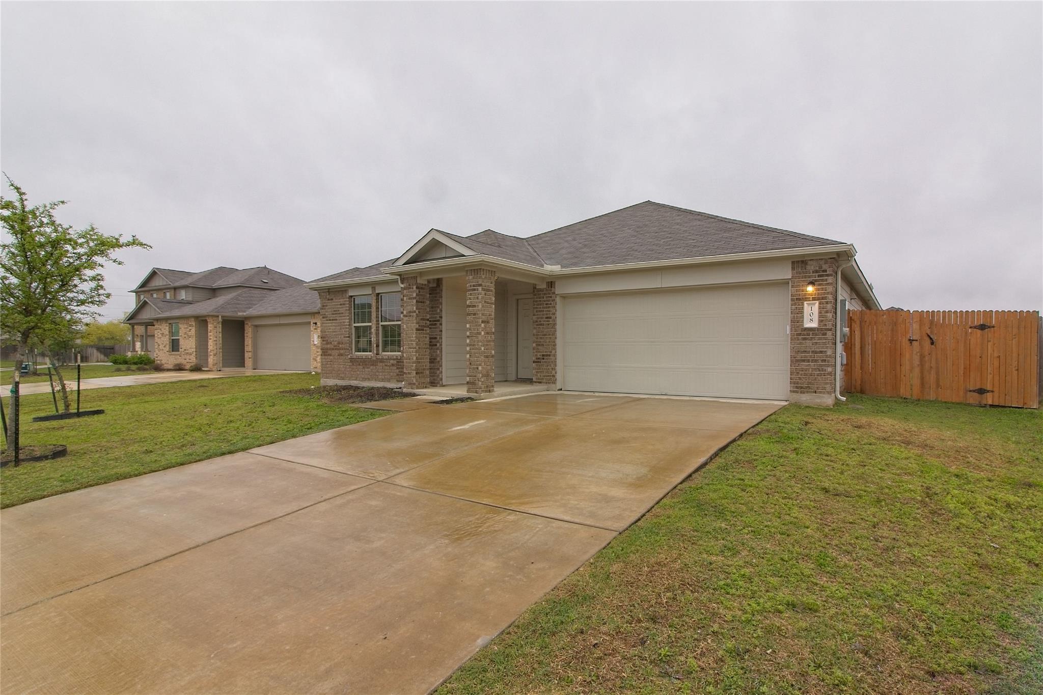 108 Pumpkin Dr, Hutto, TX 78634