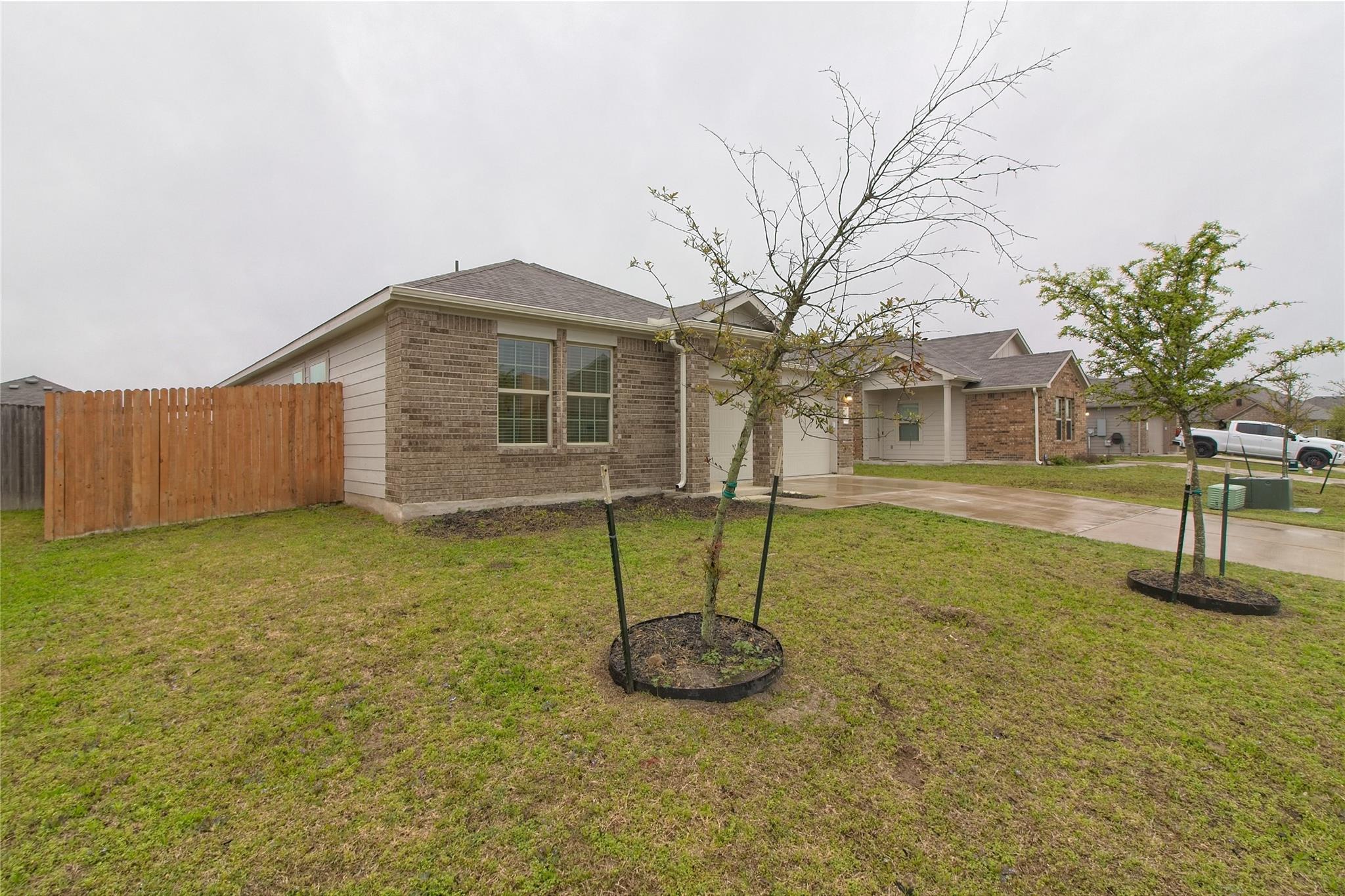 108 Pumpkin Dr, Hutto, TX 78634