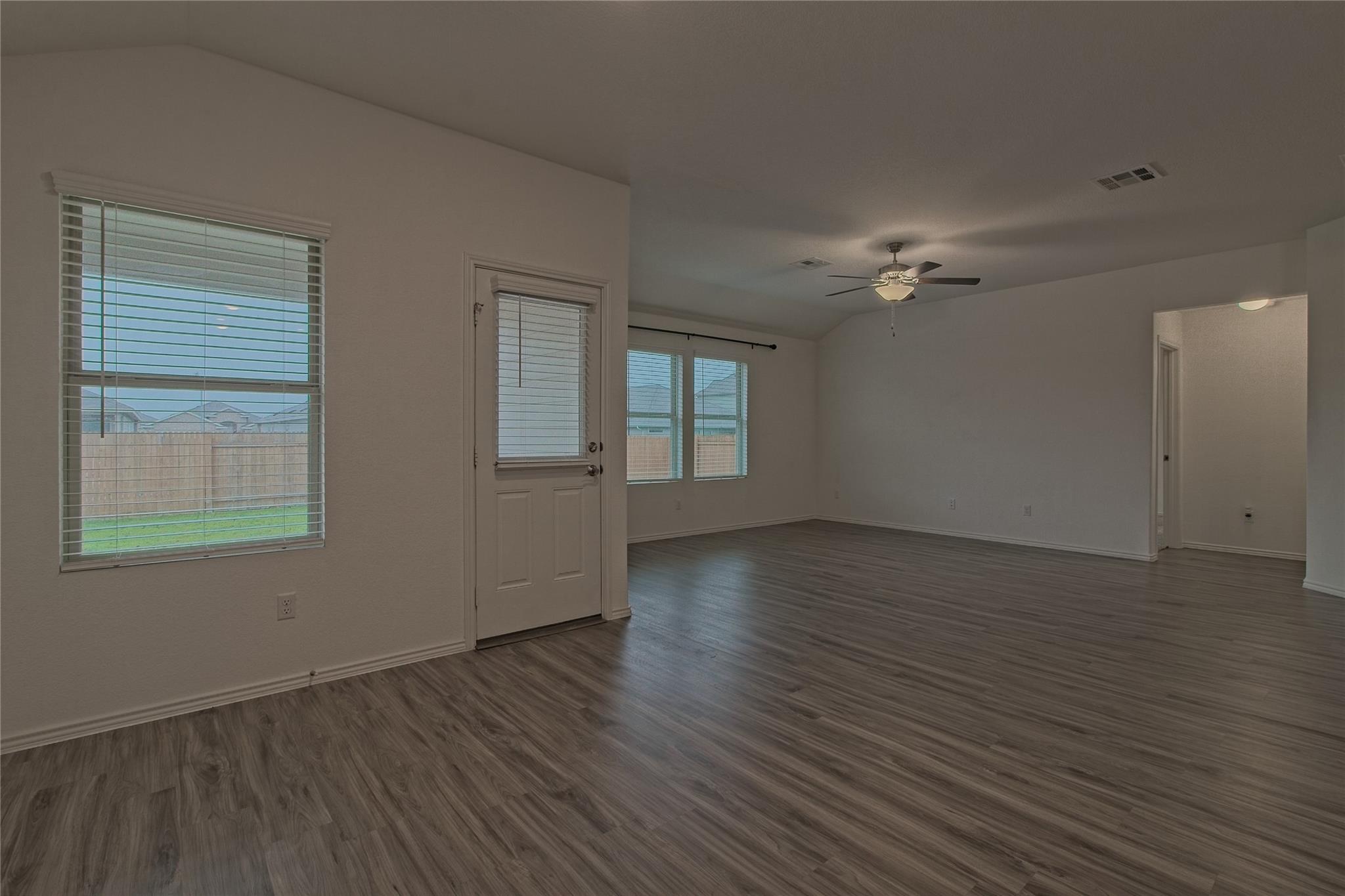 108 Pumpkin Dr, Hutto, TX 78634