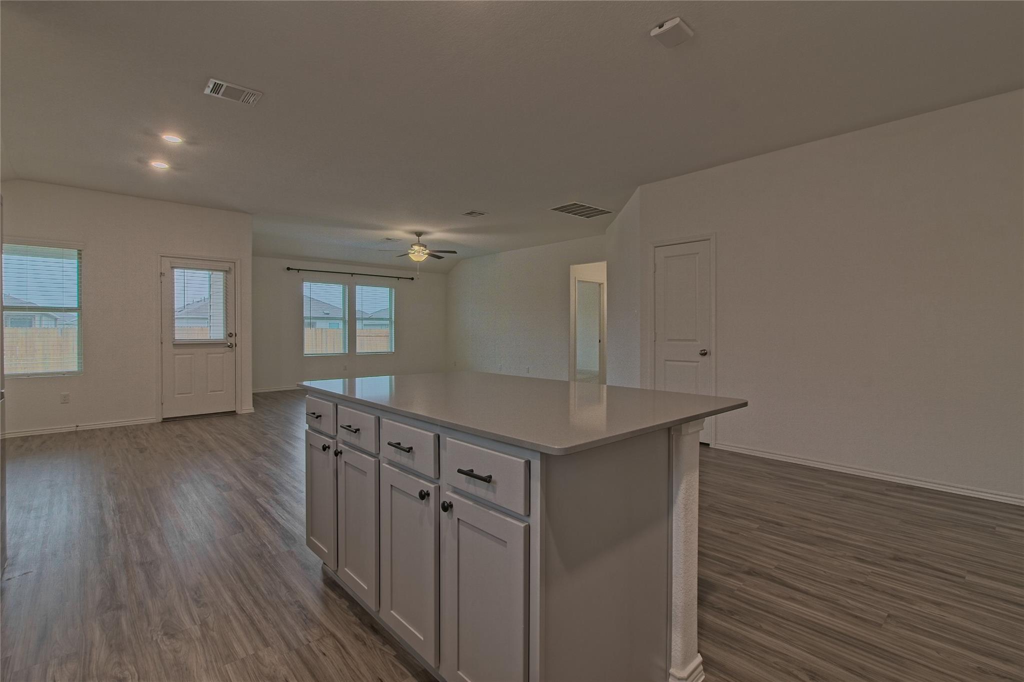 108 Pumpkin Dr, Hutto, TX 78634