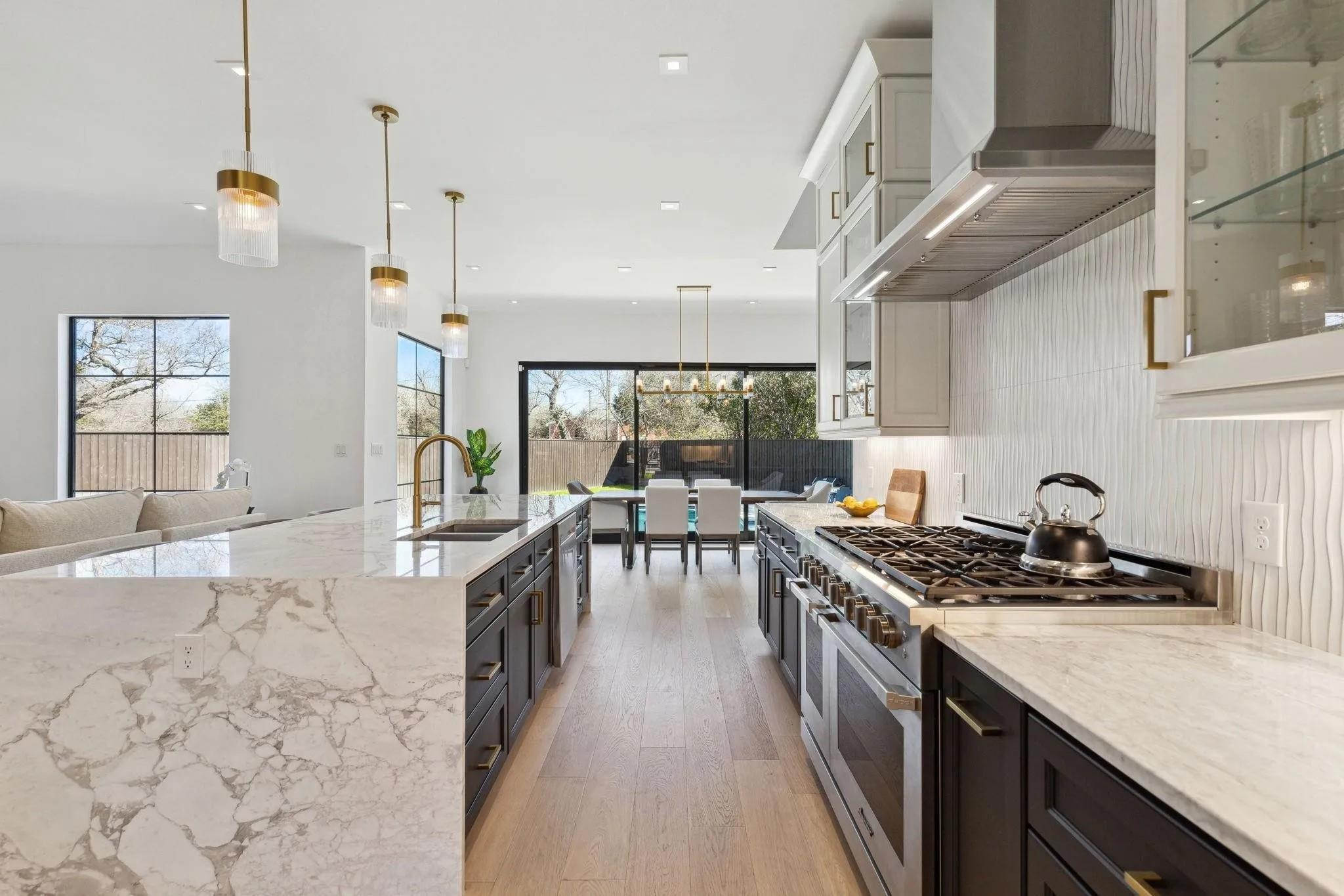 114 Highlands Blvd, Horseshoe Bay, TX 78657