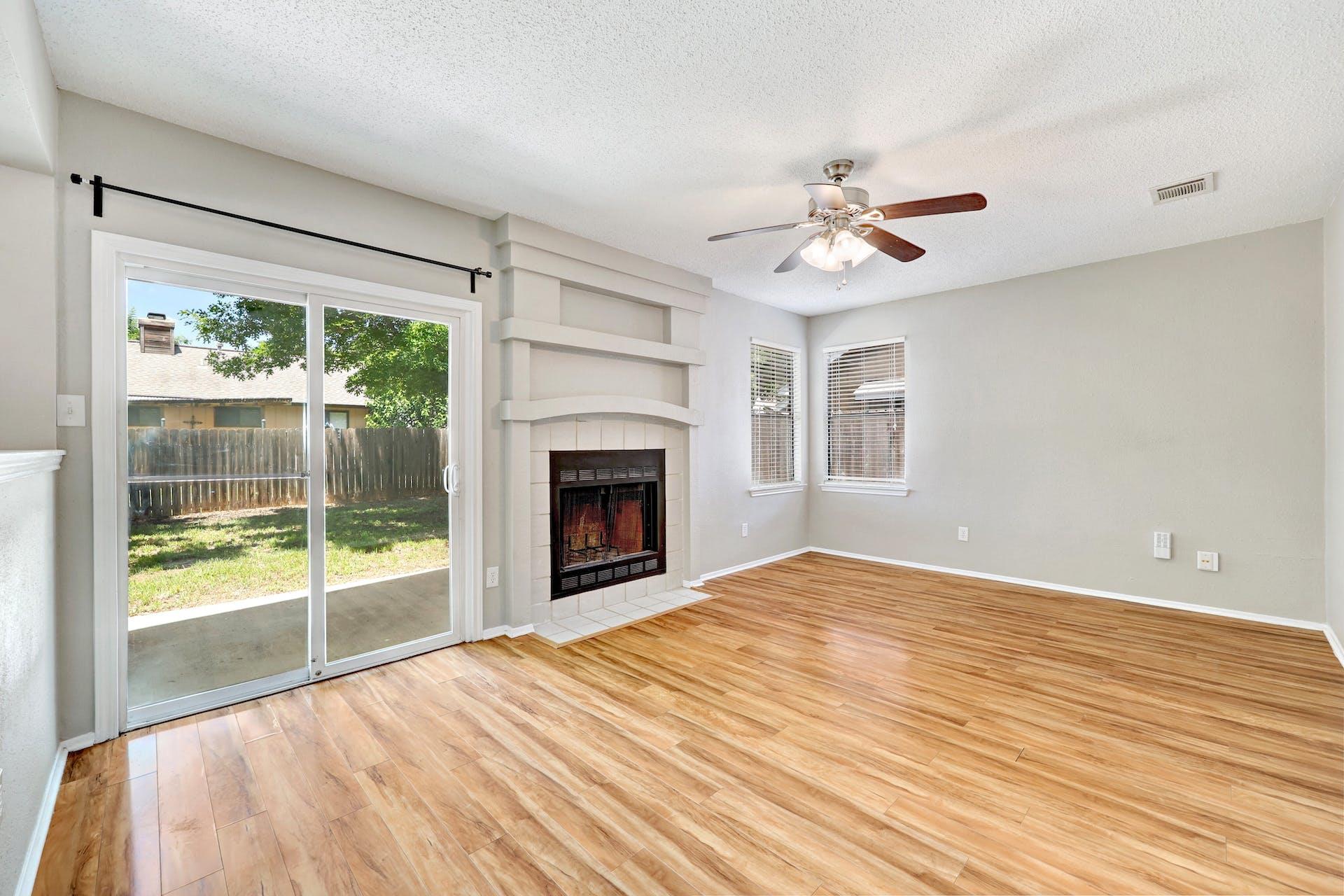 2102 Bluebonnet Dr, Round Rock, TX 78664